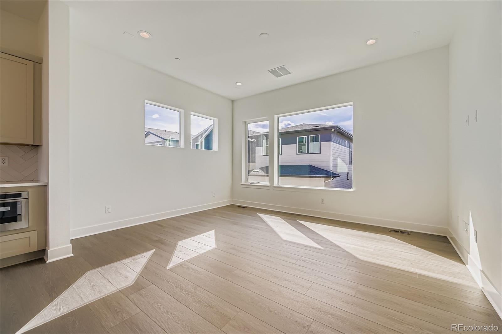 Erie, Colorado, 80516, United States, 3 Bedrooms Bedrooms, ,2 BathroomsBathrooms,Residential,For Sale,1991787