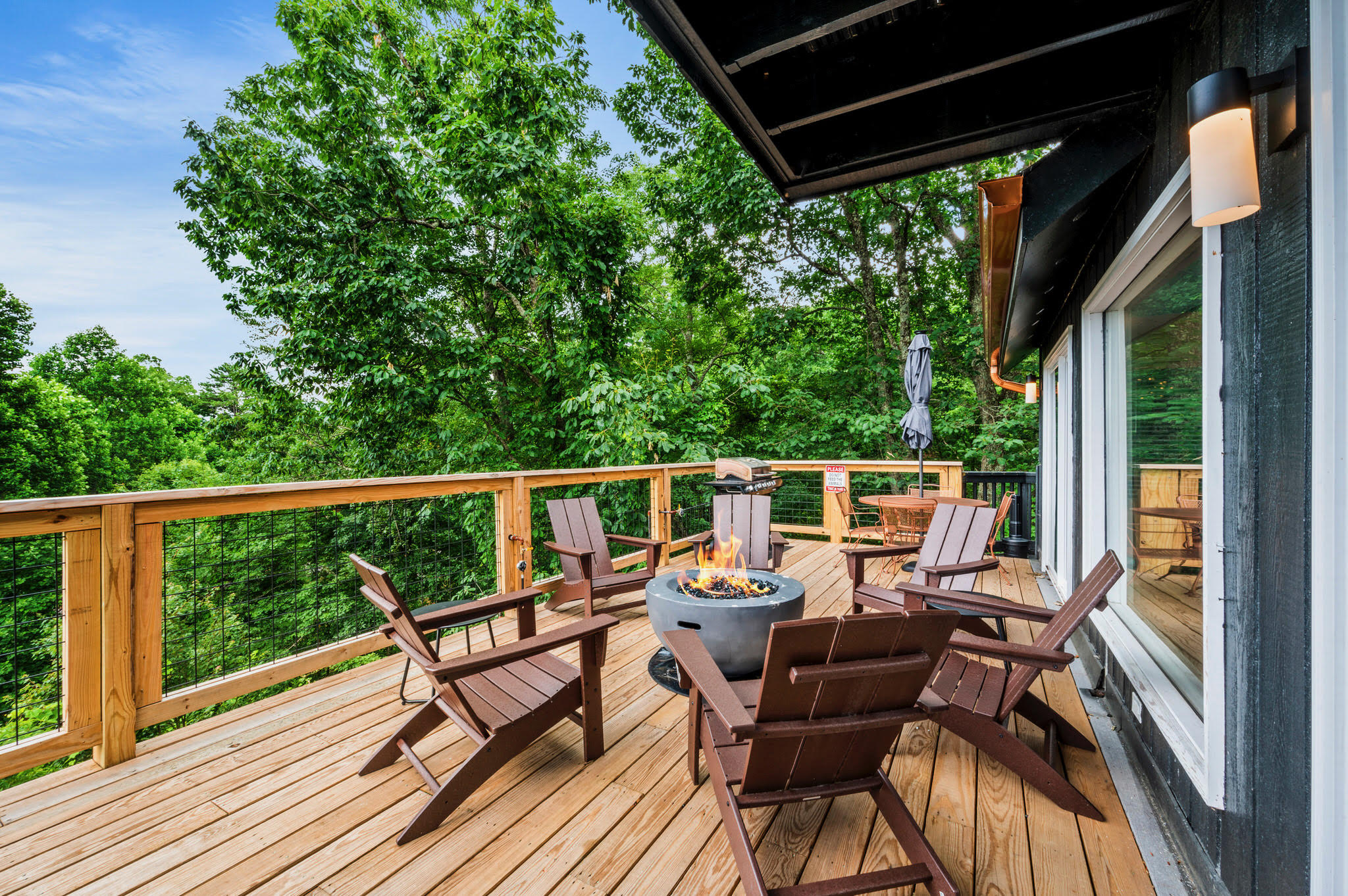 Gatlinburg, Tennessee, 37738, United States, 3 Bedrooms Bedrooms, ,5 BathroomsBathrooms,Residential,For Sale,1978798