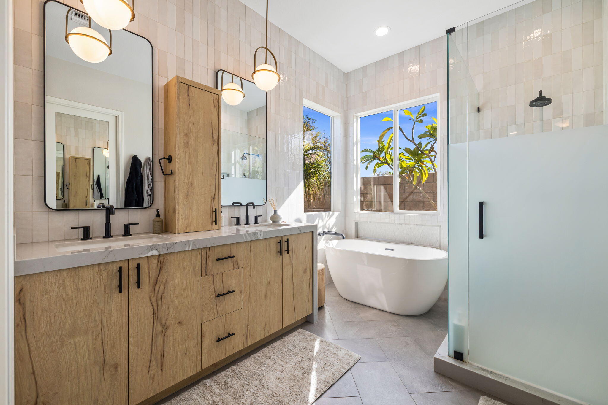 La Quinta, California, 92253, United States, 5 Bedrooms Bedrooms, ,3 BathroomsBathrooms,Residential,For Sale,1998389