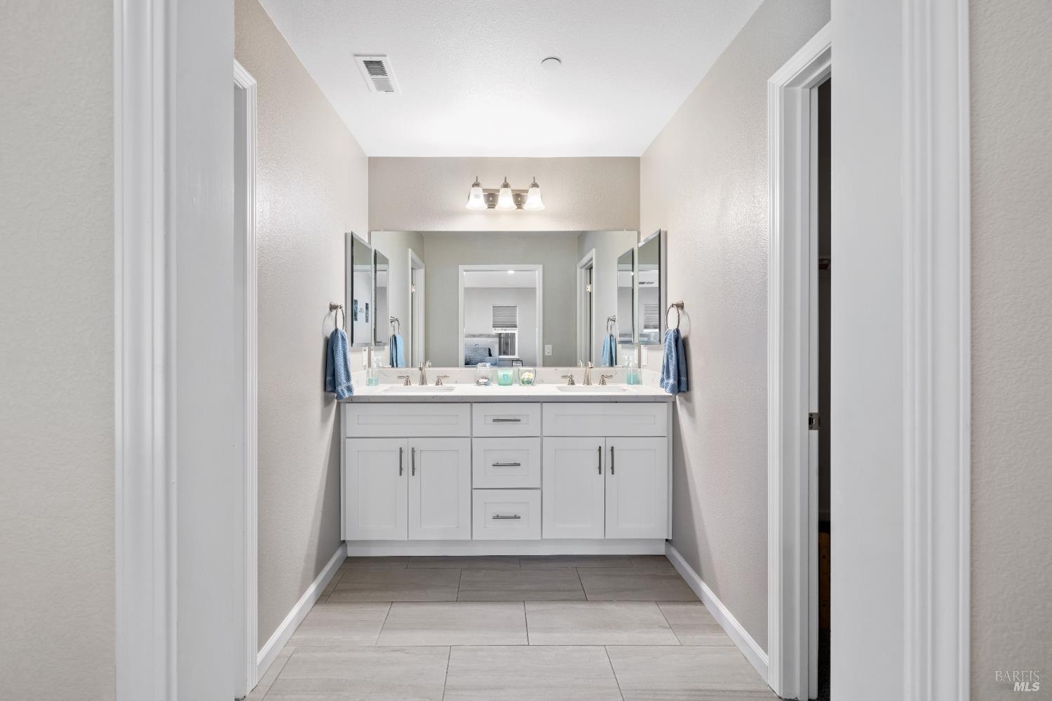 Petaluma, California, 94952, United States, 3 Bedrooms Bedrooms, ,2 BathroomsBathrooms,Residential,For Sale,1914314