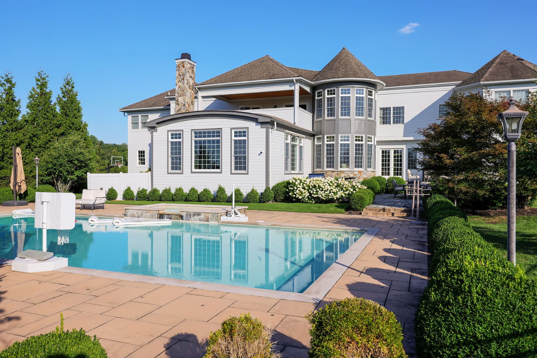  ?River Edge Estates? Timeless Elegance Meets Luxurious Modern Living - 物件實景