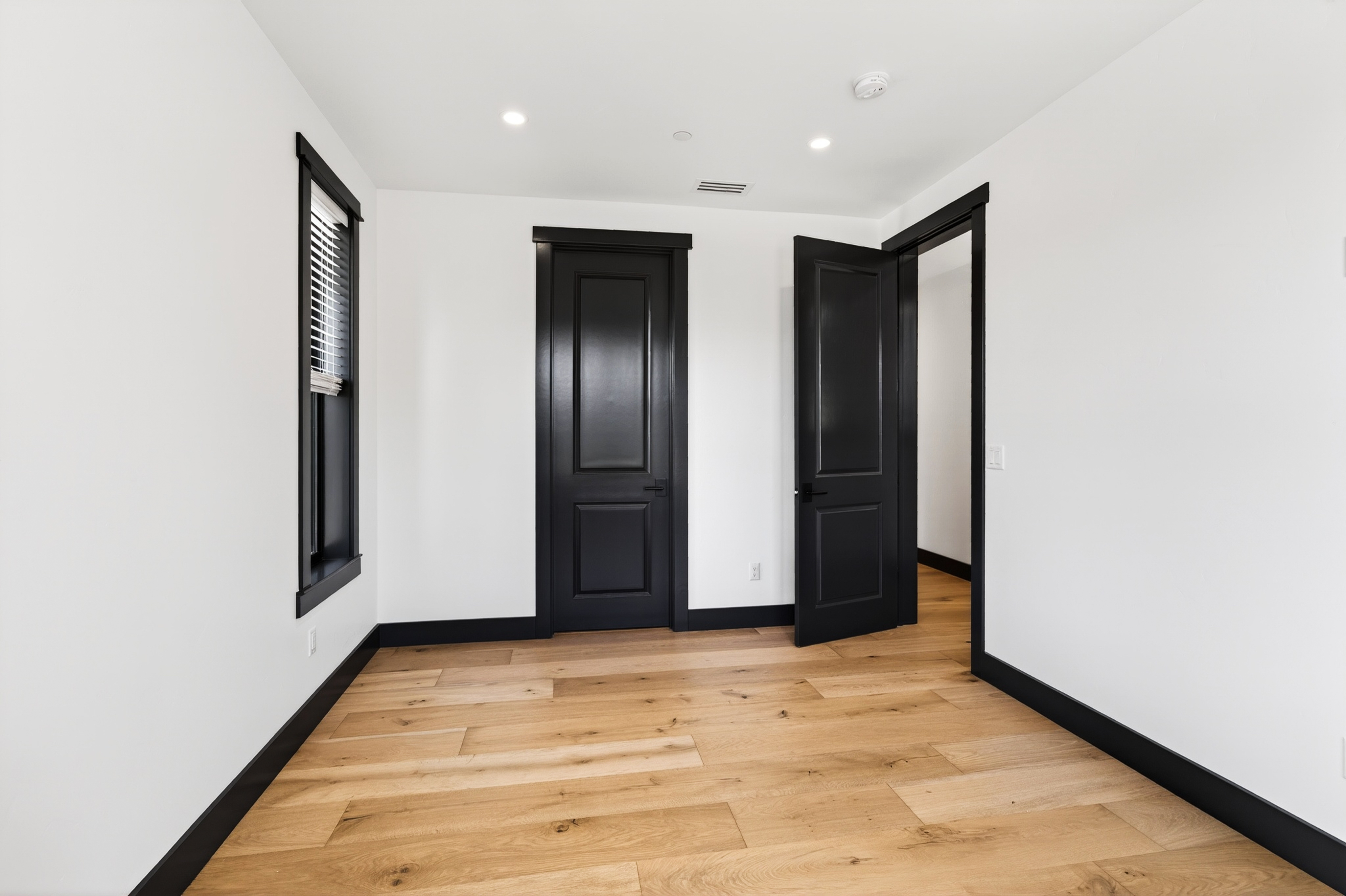  Stunning New Build - 物件實景