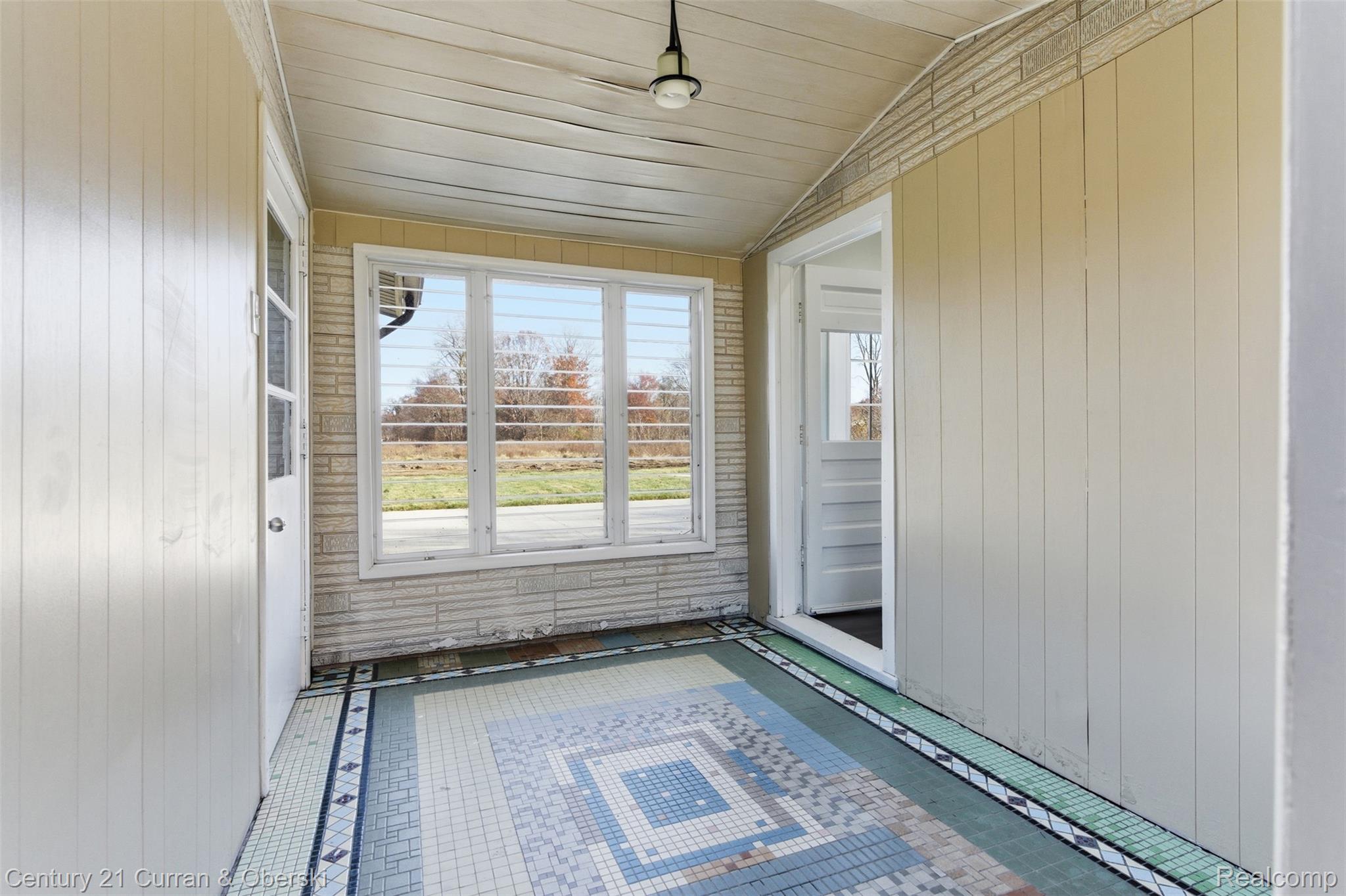 Brownstown Charter Township, Michigan, 48174, United States, 3 Bedrooms Bedrooms, ,2 BathroomsBathrooms,Residential,For Sale,1996649