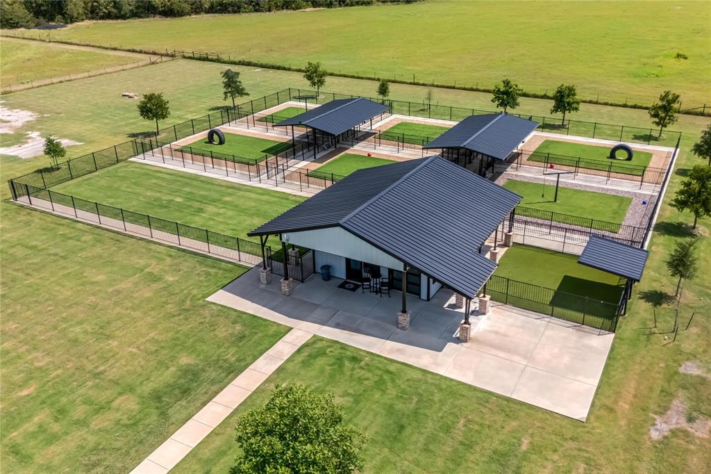 Royse City, Texas, 75189, United States, 4 Bedrooms Bedrooms, ,7 BathroomsBathrooms,Residential,For Sale,1941788