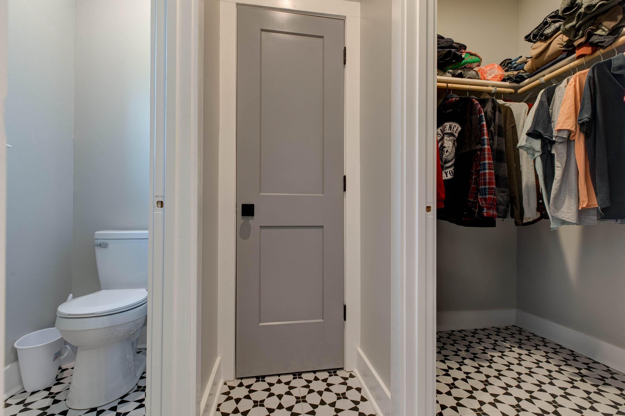 Richmond, Kentucky, 40475, United States, 4 Bedrooms Bedrooms, ,6 BathroomsBathrooms,Residential,For Sale,1971513