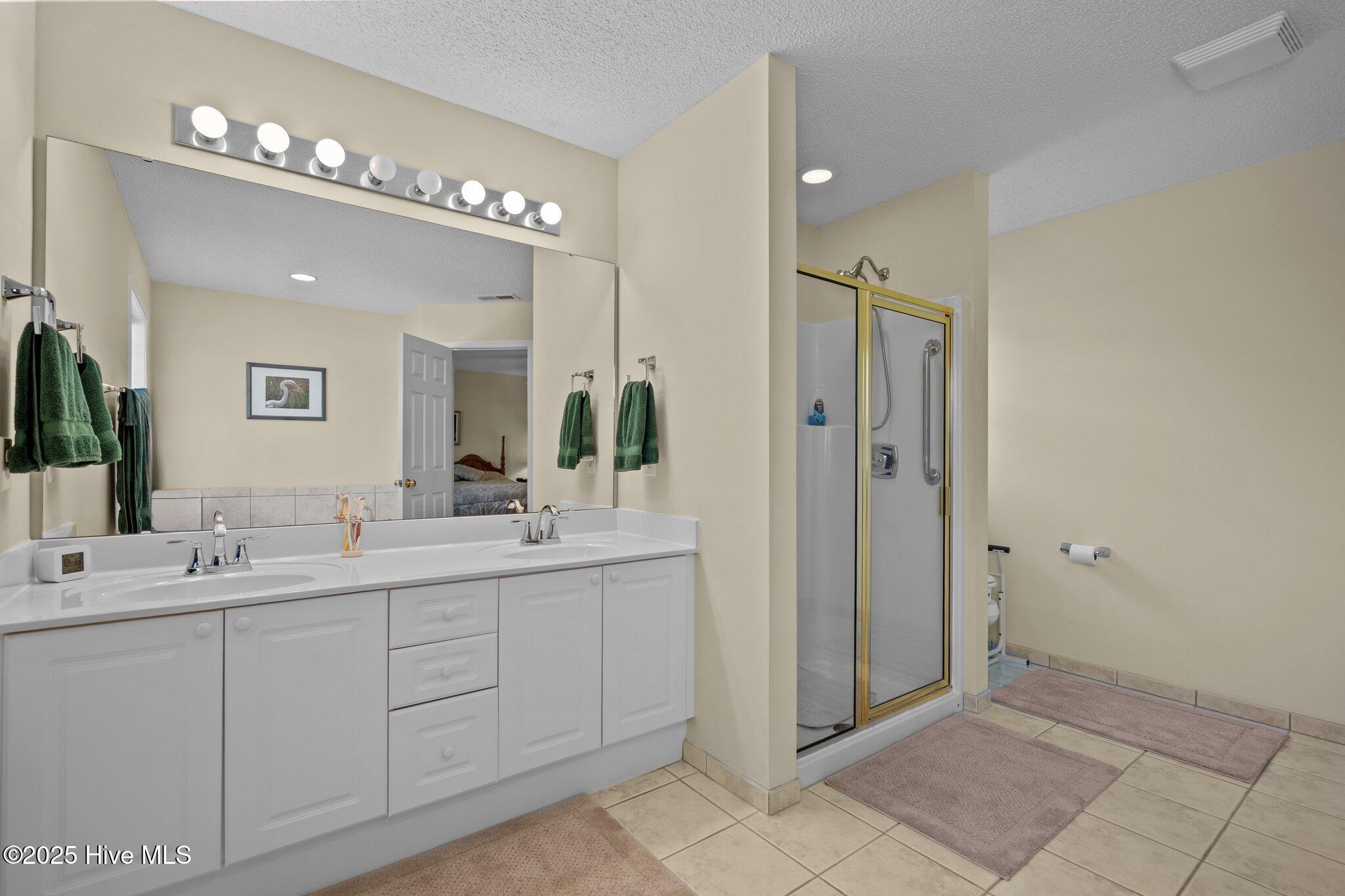 Wilmington, North Carolina, 28411, United States, 4 Bedrooms Bedrooms, ,3 BathroomsBathrooms,Residential,For Sale,1874008