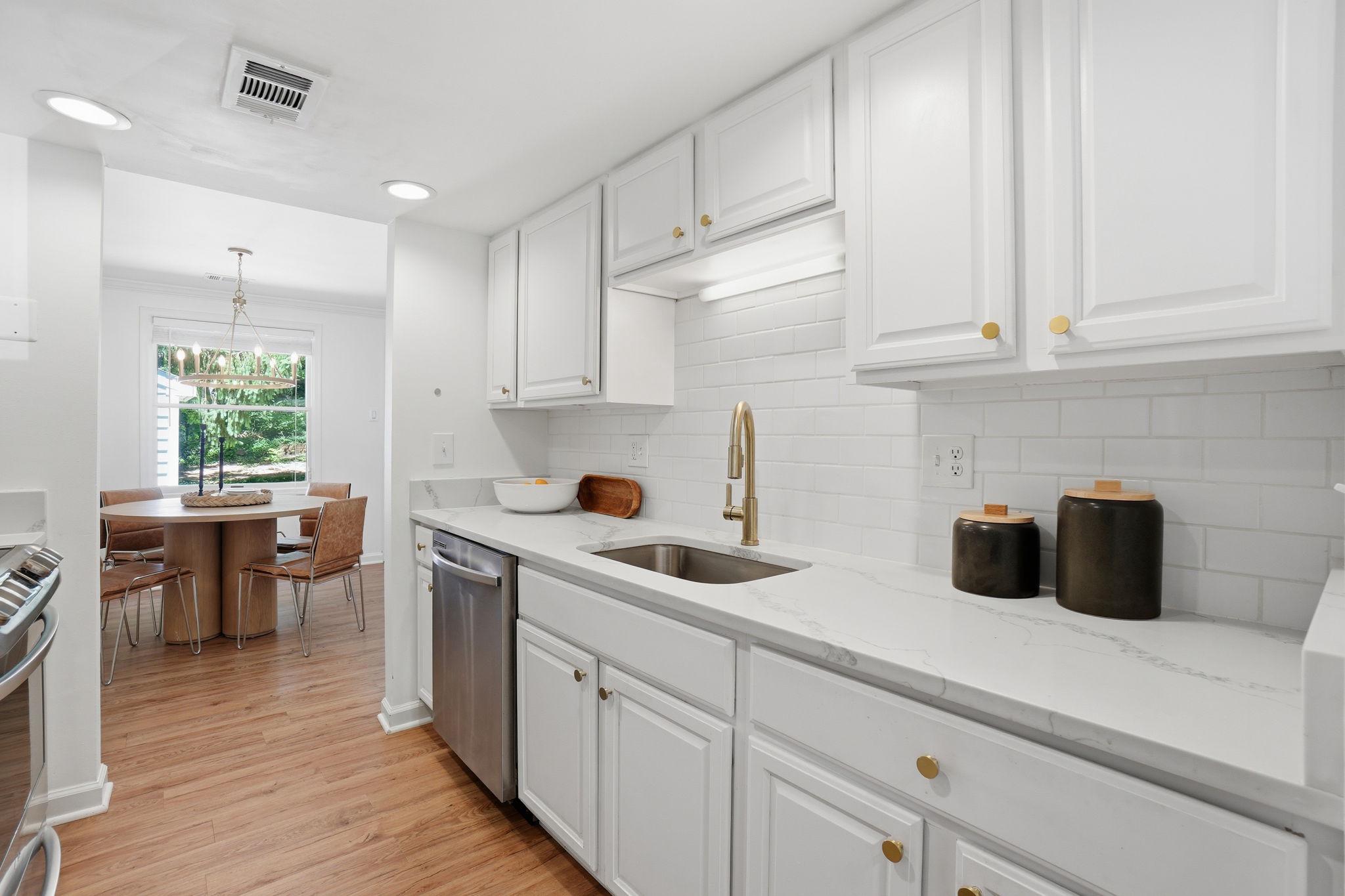  1579 Poplar Grove Drive, Reston, VA, 20194 - 物件實景