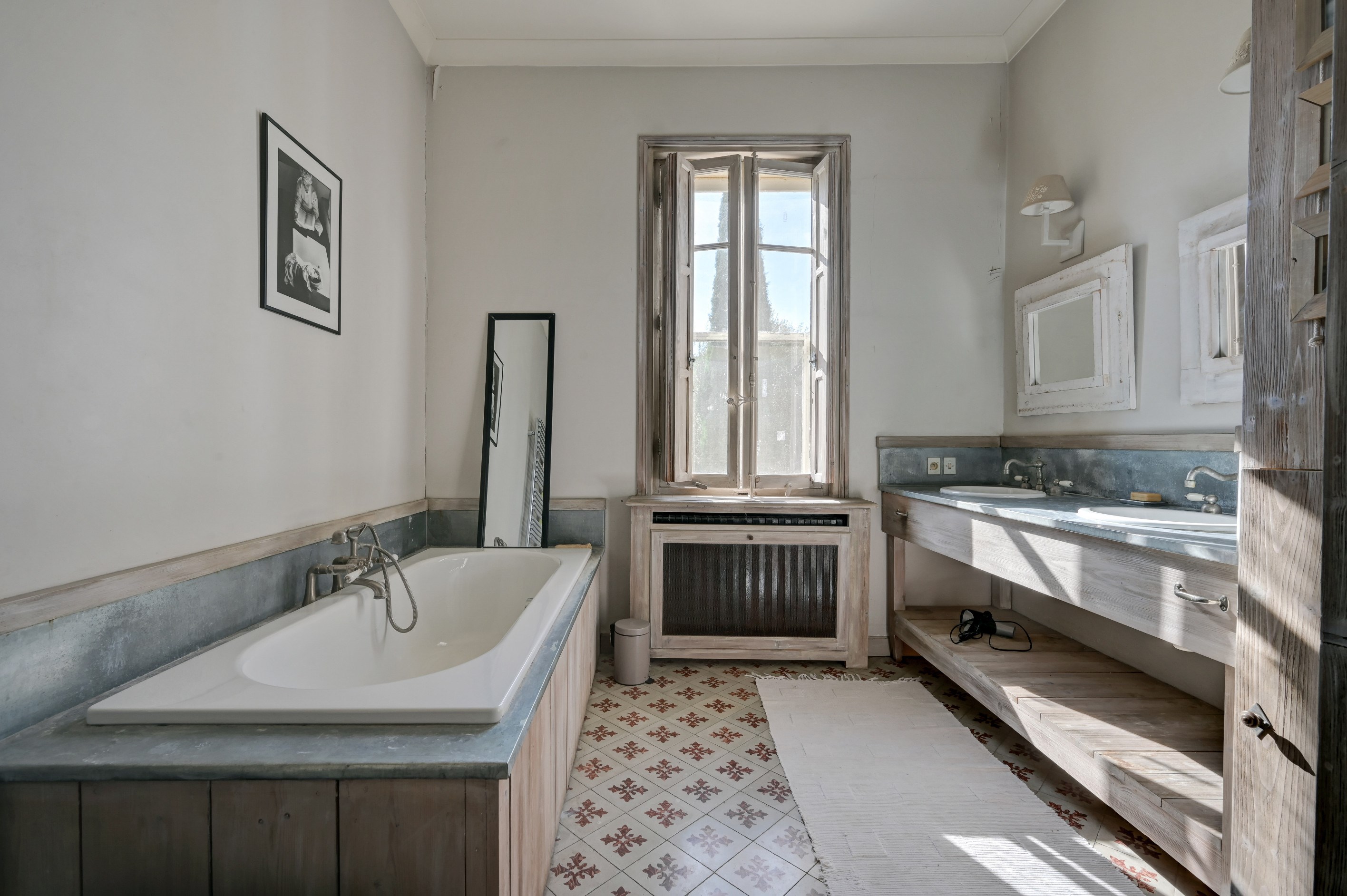  Characterful period house within walking distance of the center of Fontvieille. - 物件實景