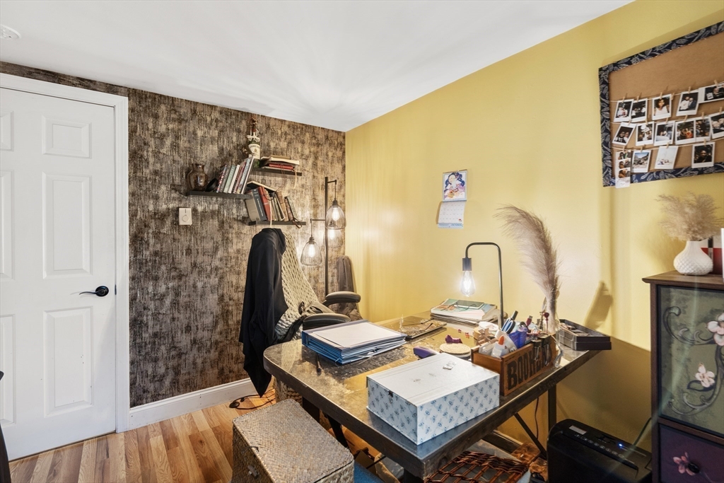 Marlborough, Massachusetts, 01752, United States, 3 Bedrooms Bedrooms, ,2 BathroomsBathrooms,Residential,For Sale,1968899