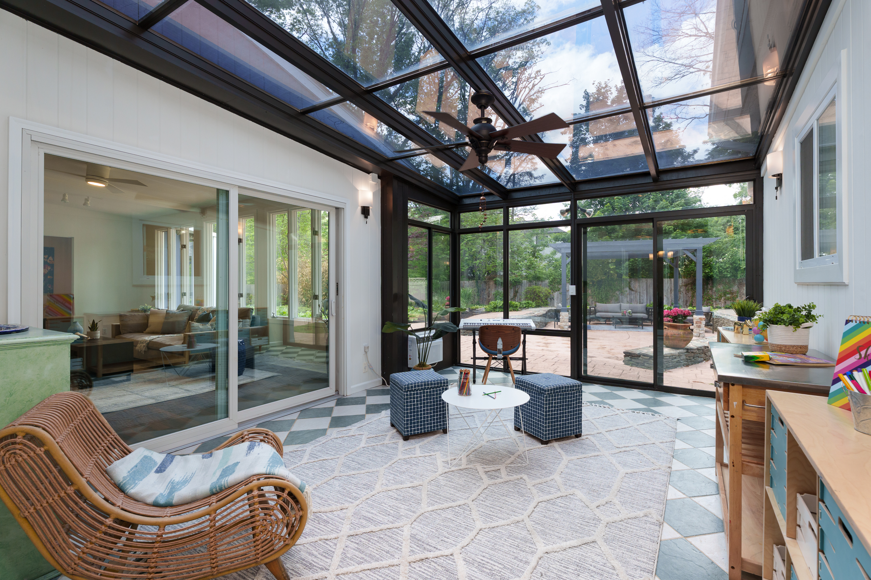  Coveted Western Section Mid-Century Modern Home with an Adaptable Floor Plan - 物件實景