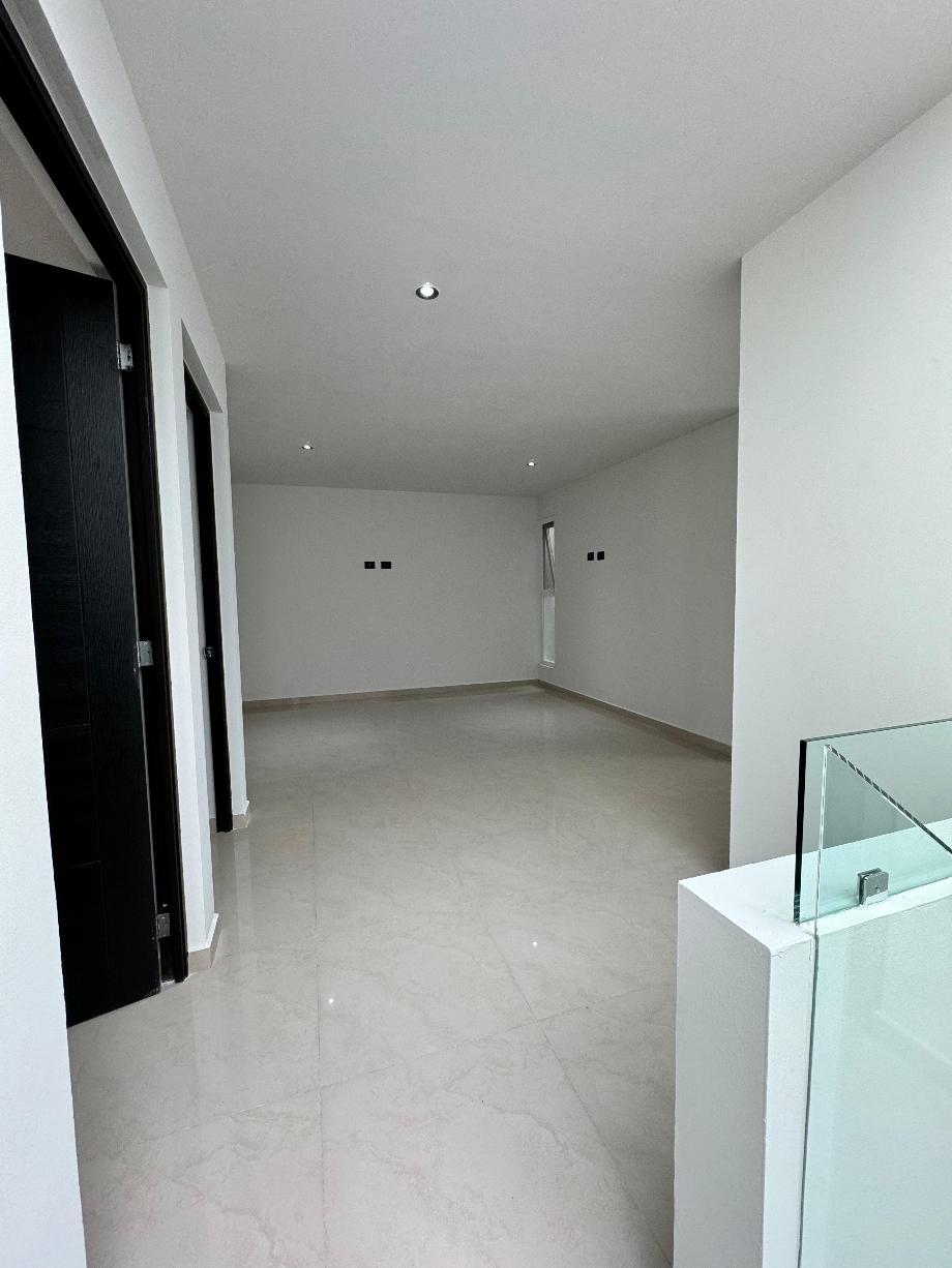 Cerro Lago Palomas, Querétaro, Querétaro, 76230, Mexico, 3 Bedrooms Bedrooms, ,3 BathroomsBathrooms,Residential,For Sale,Cerro Lago Palomas,1672480