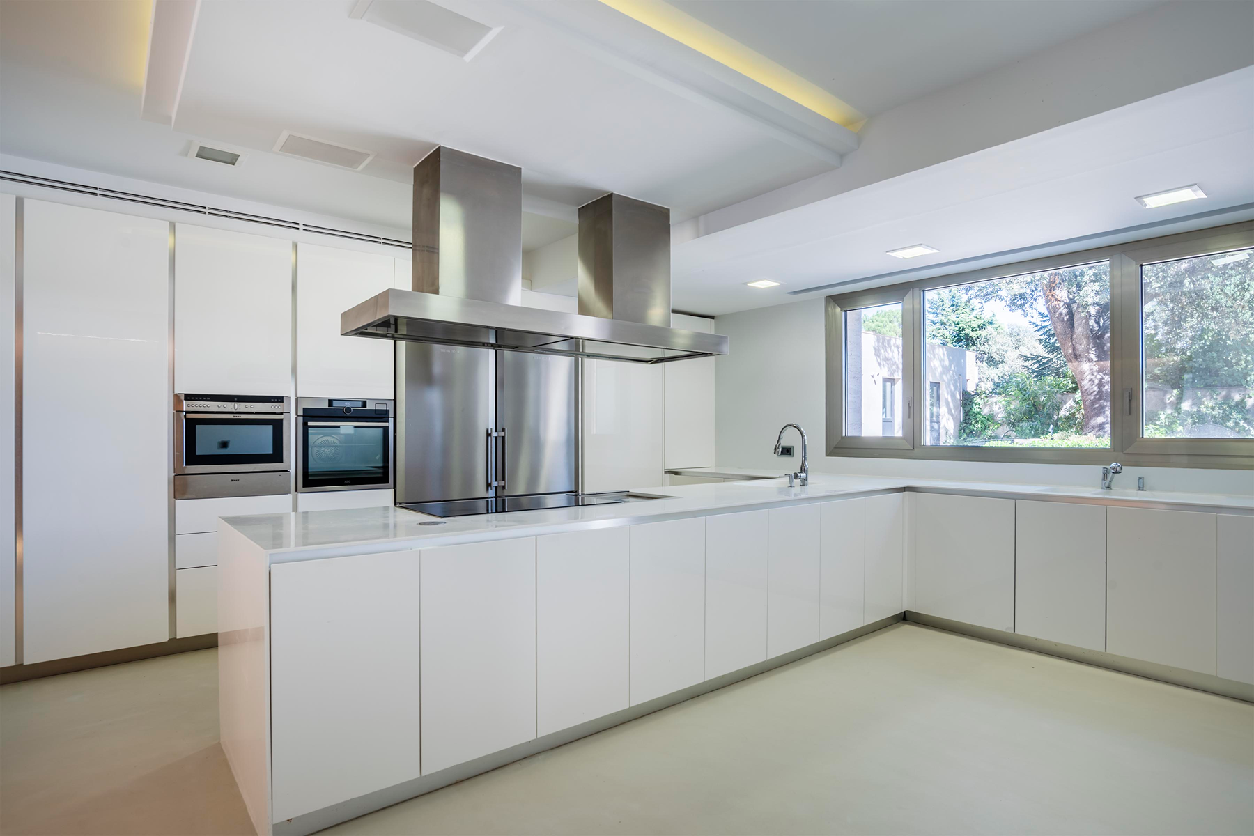  Contemporary villa with exceptional privacy in La Moraleja - 物件實景