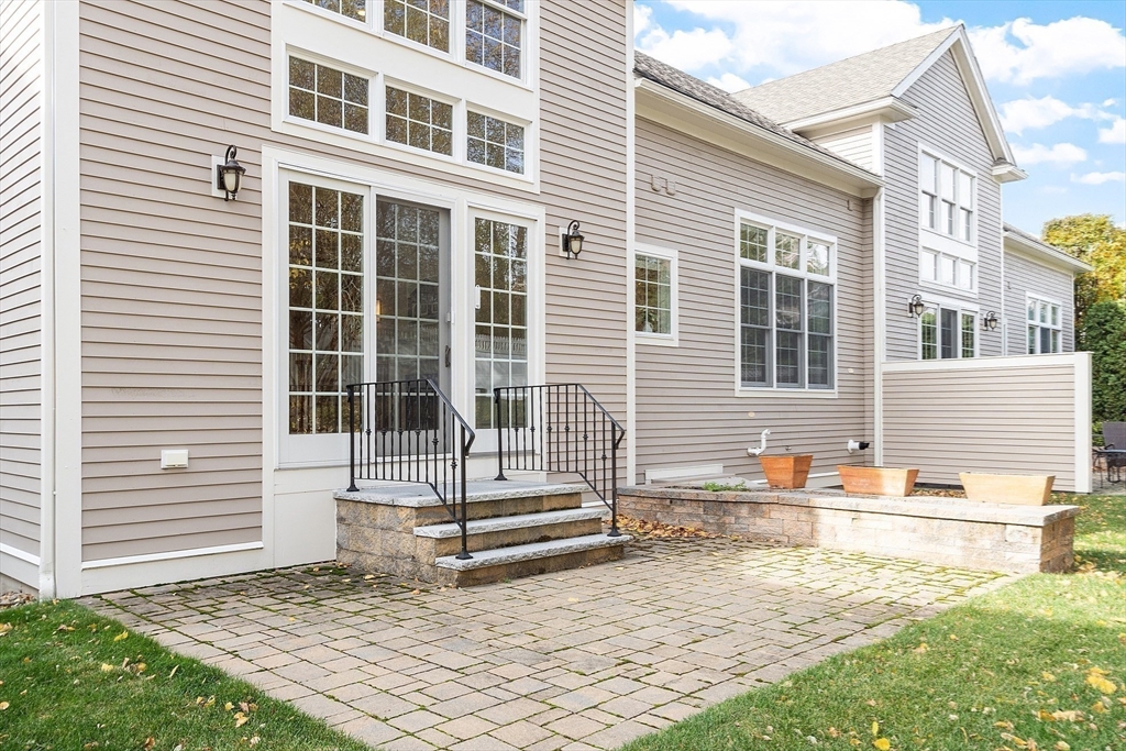 Lynnfield, Massachusetts, 01940, United States, 2 Bedrooms Bedrooms, ,3 BathroomsBathrooms,Residential,For Sale,1991893