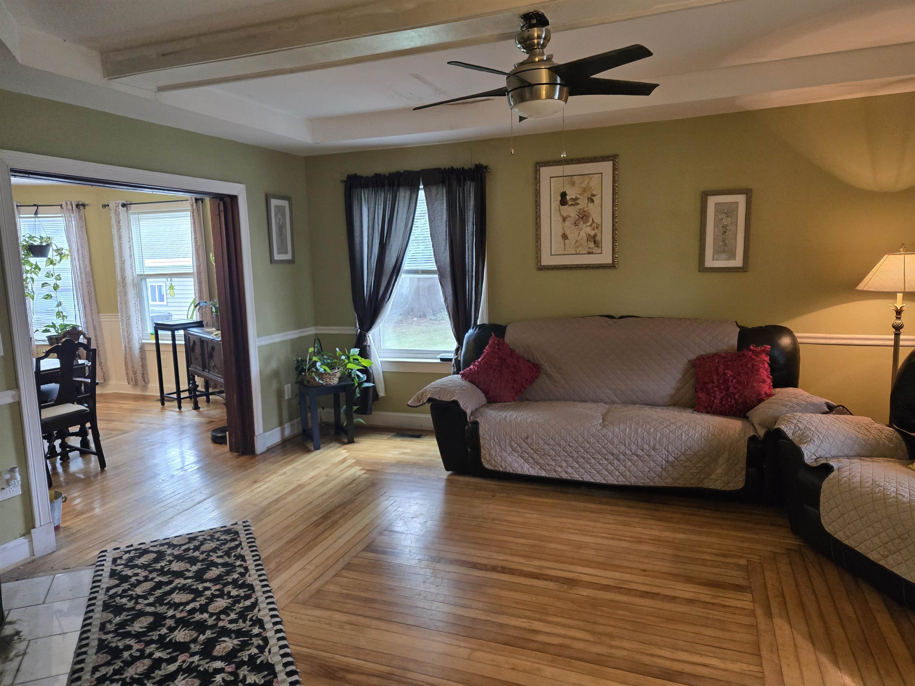 Manchester, New Hampshire, 03104, United States, 3 Bedrooms Bedrooms, ,3 BathroomsBathrooms,Residential,For Sale,1896803