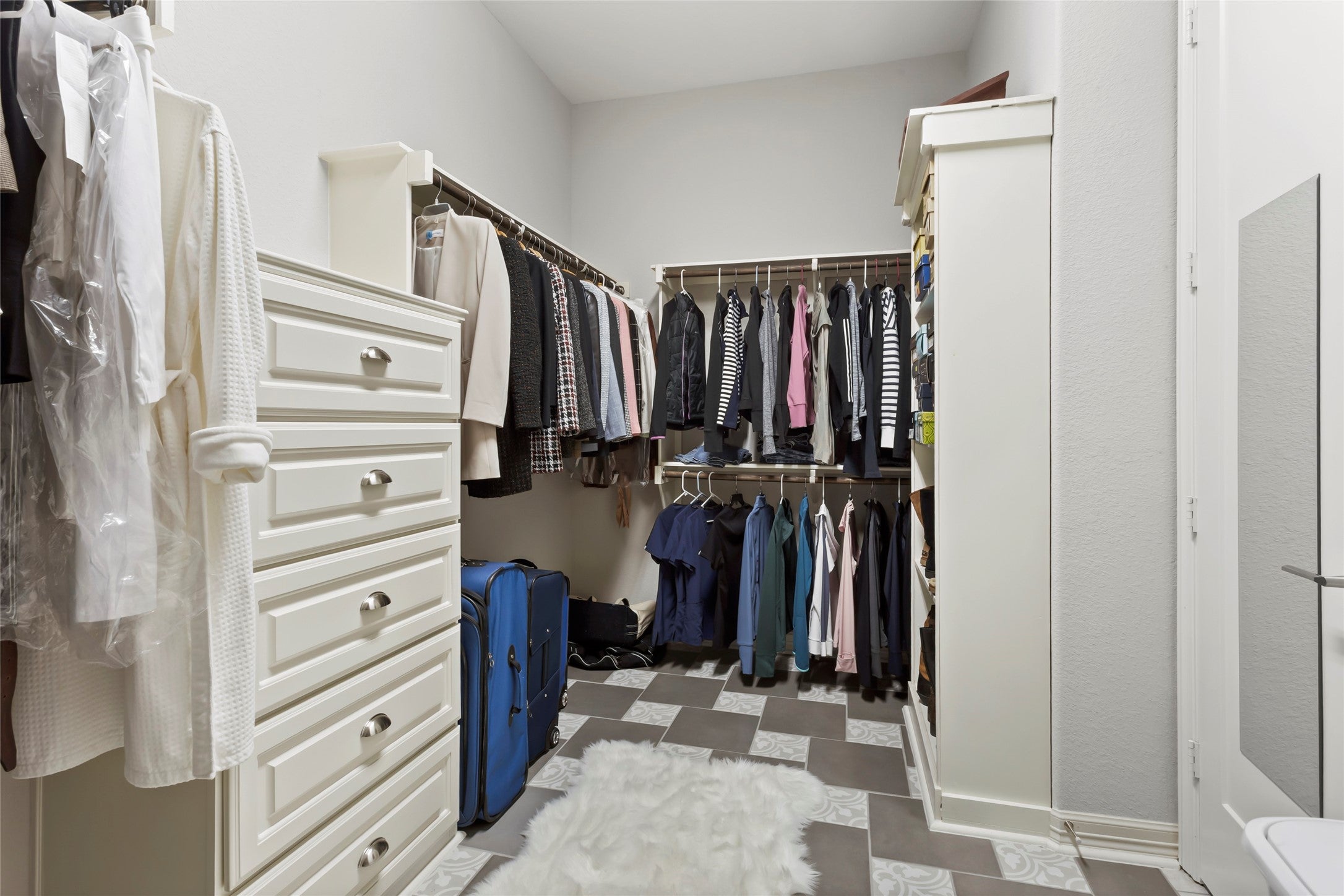 Rosenberg, Texas, 77469, United States, 4 Bedrooms Bedrooms, ,5 BathroomsBathrooms,Residential,For Sale,2010011