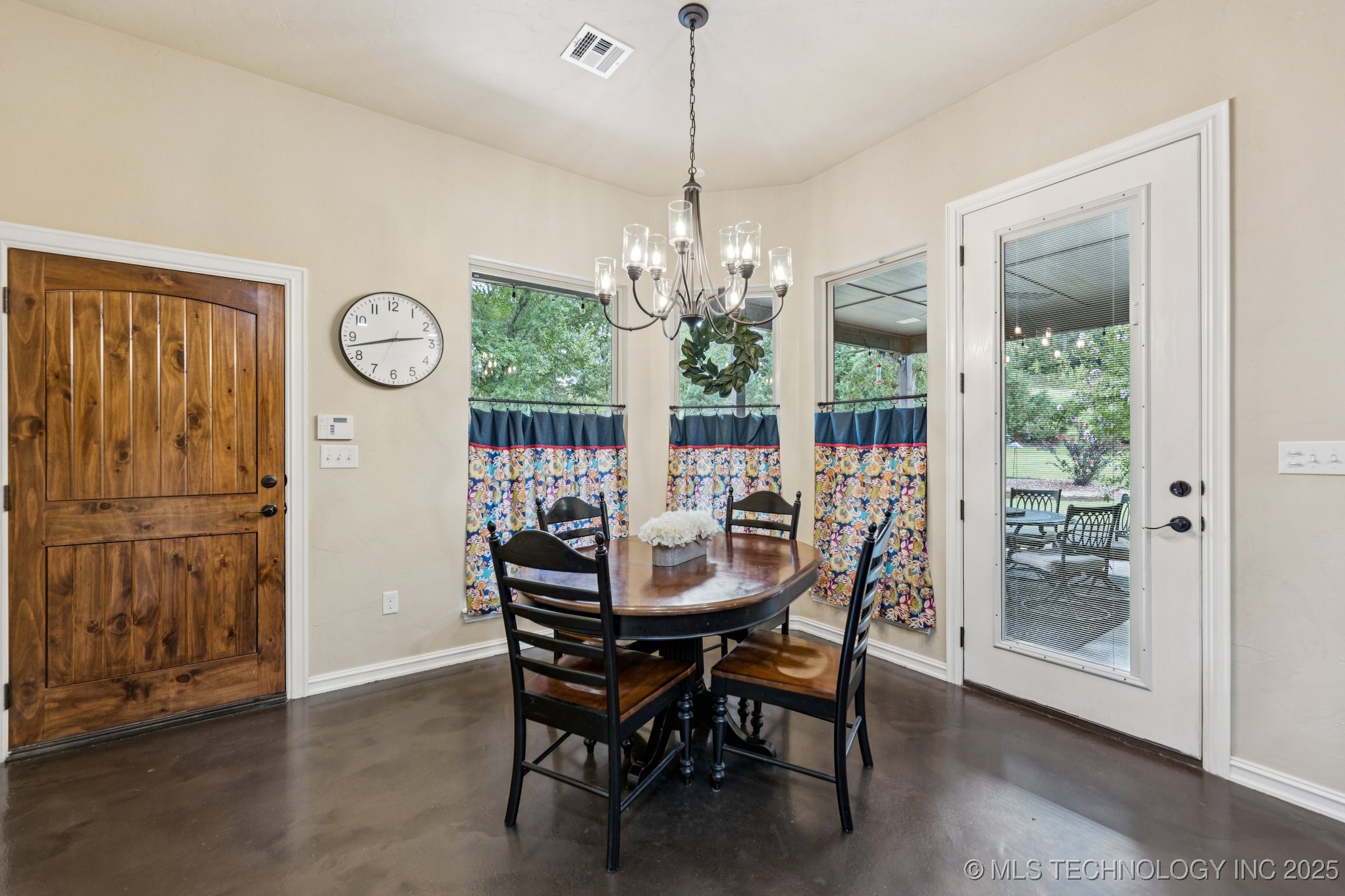 Sapulpa, Oklahoma, 74066, United States, 4 Bedrooms Bedrooms, ,4 BathroomsBathrooms,Residential,For Sale,1940003