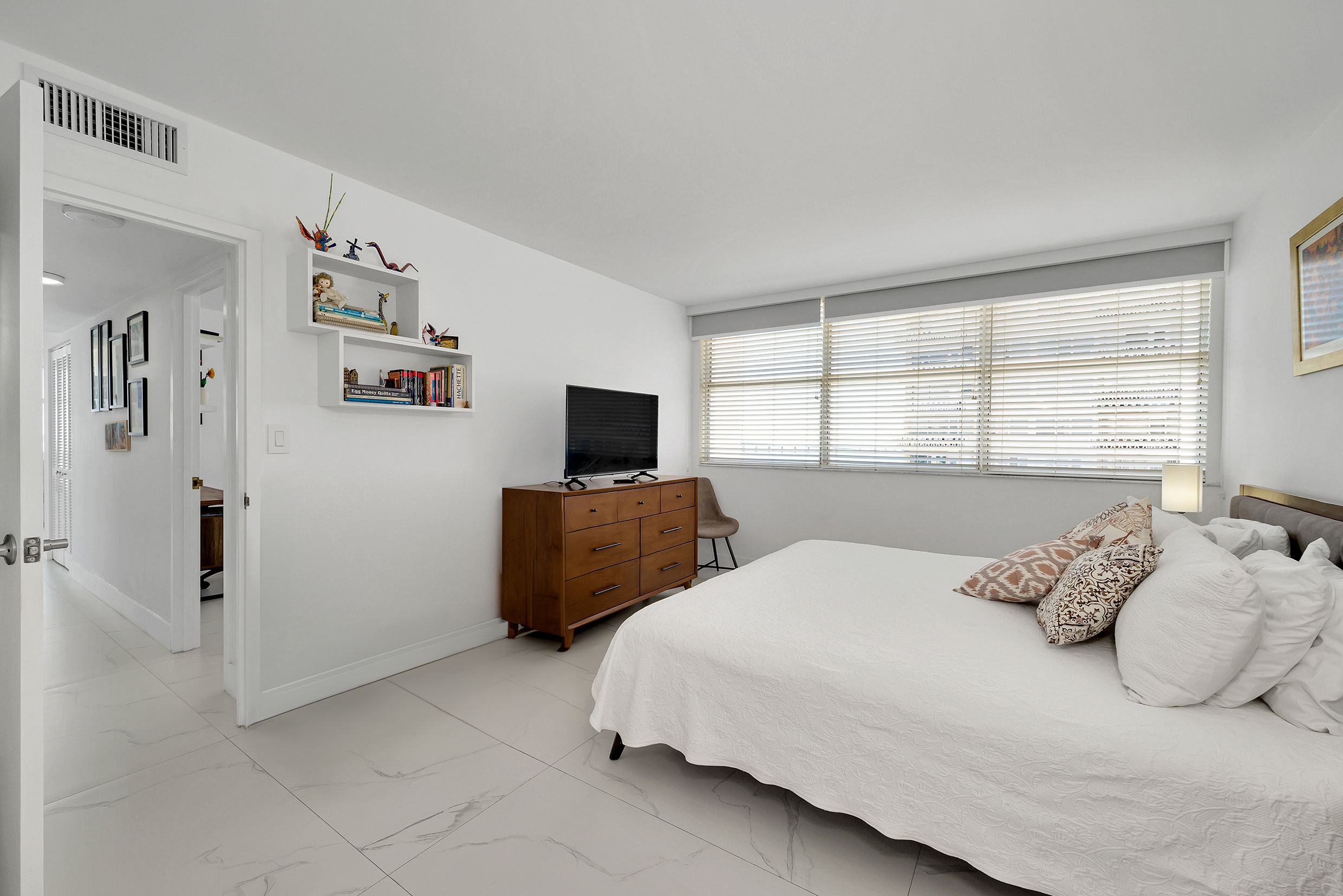  1420 Brickell Bay Dr, Miami, FL, 33131 - 物件實景