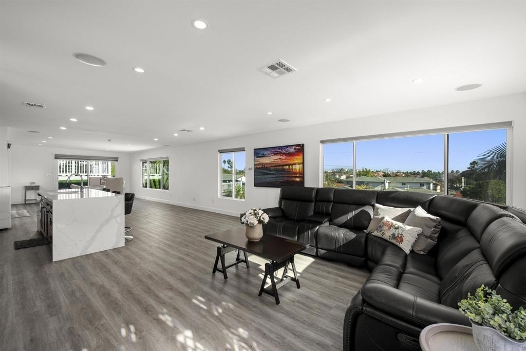 San Diego, California, 92106, United States, 3 Bedrooms Bedrooms, ,2 BathroomsBathrooms,Residential,For Sale,1991298