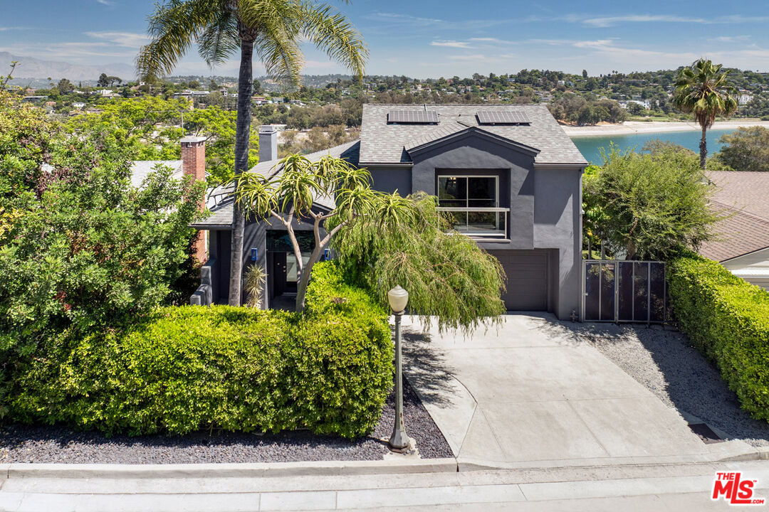 Los Angeles, California, 90039, United States, 3 Bedrooms Bedrooms, ,4 BathroomsBathrooms,Residential,For Sale,1934382