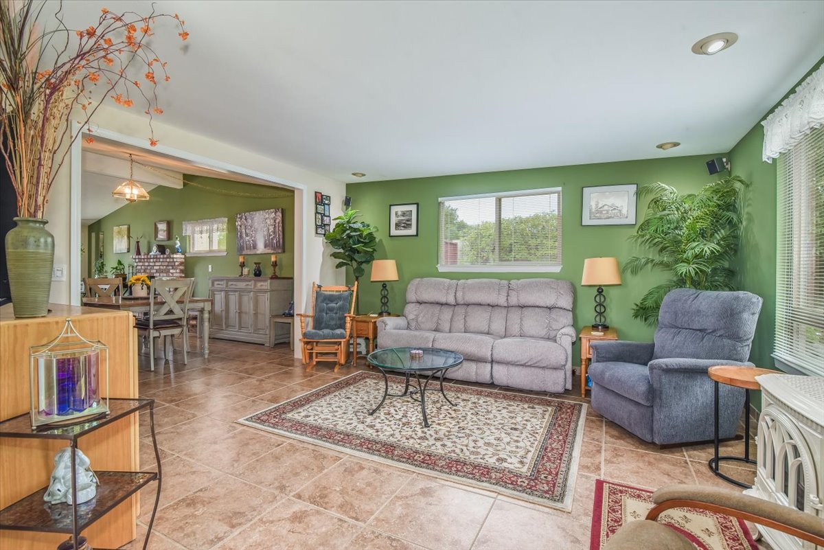 Lompoc, California, 93436, United States, 3 Bedrooms Bedrooms, ,1 BathroomBathrooms,Residential,For Sale,1906815