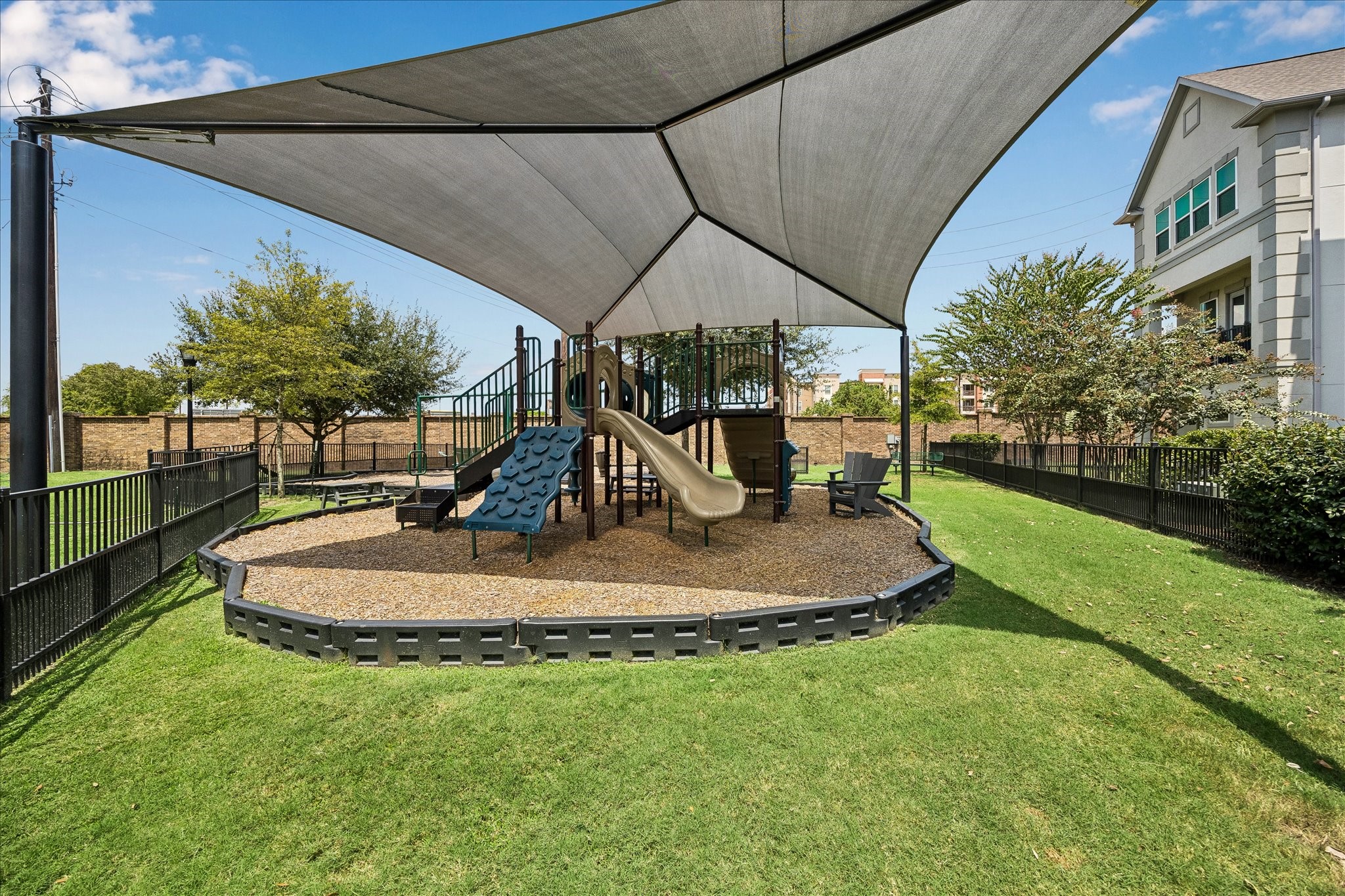  3606 Somerset York Lane - 物件實景