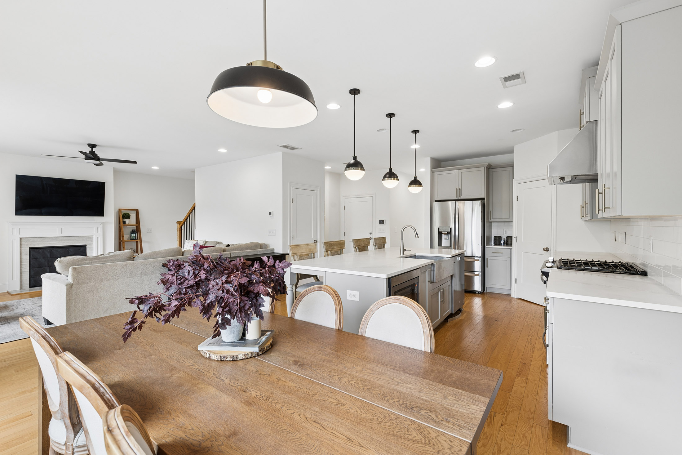  Freshly Updated and Move-in Ready Home in a Prime Westside Location - 物件實景