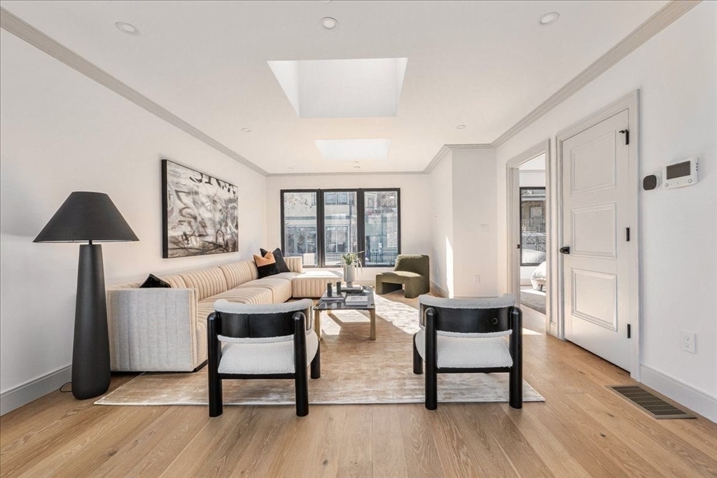 Brookline, Massachusetts, 02445, United States, 4 Bedrooms Bedrooms, ,4 BathroomsBathrooms,Residential,For Sale,1934696