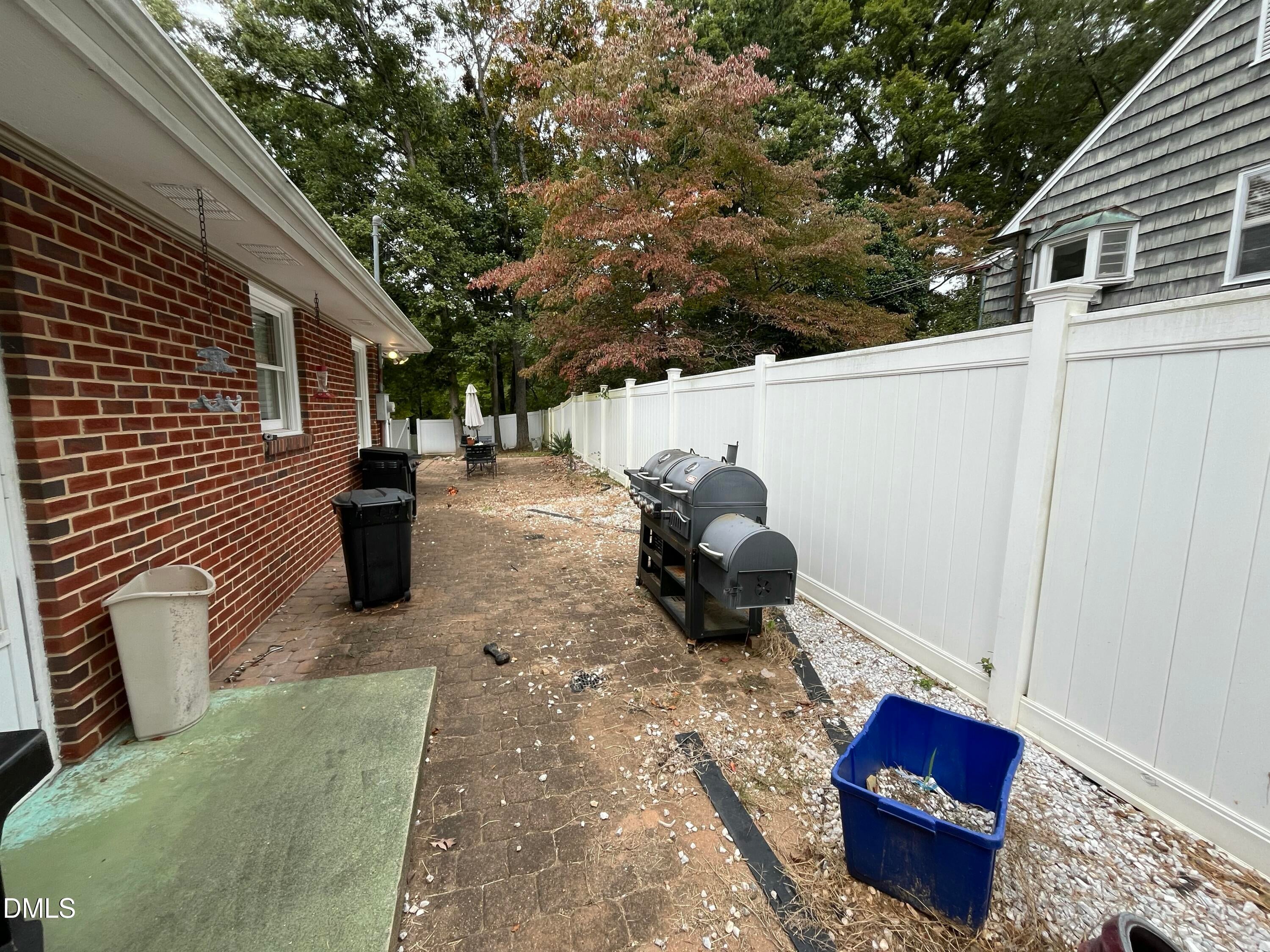 Burlington, North Carolina, 27215, United States, 6 Bedrooms Bedrooms, ,5 BathroomsBathrooms,Residential,For Sale,1999831