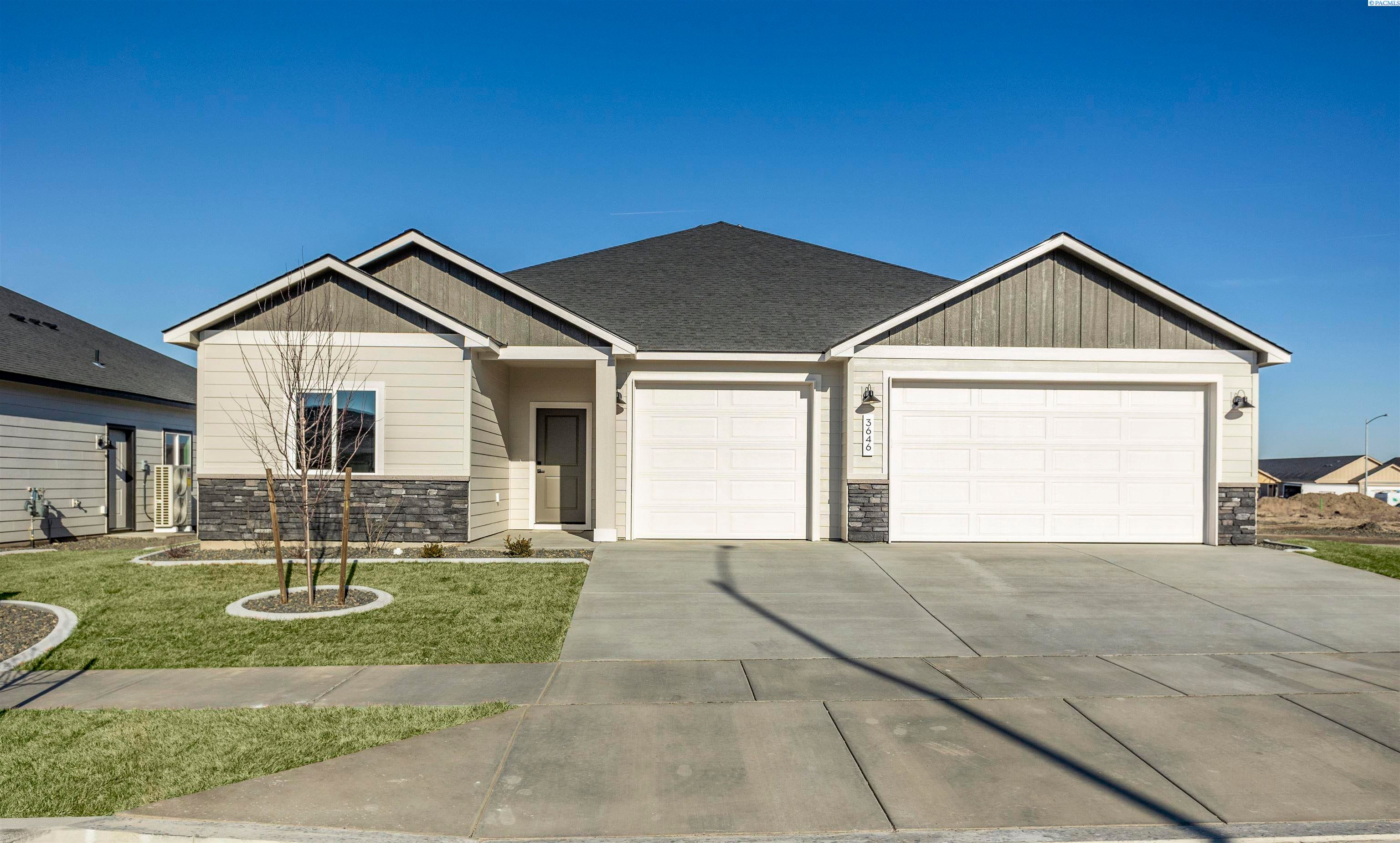 Richland, Washington, 99352, United States, 3 Bedrooms Bedrooms, ,3 BathroomsBathrooms,Residential,For Sale,1976143