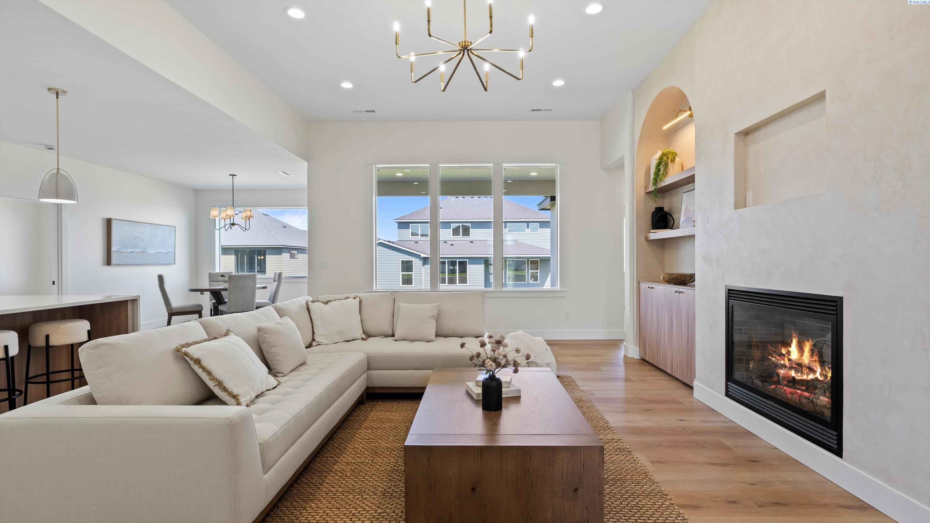 Richland, Washington, 99352, United States, 4 Bedrooms Bedrooms, ,3 BathroomsBathrooms,Residential,For Sale,1996125