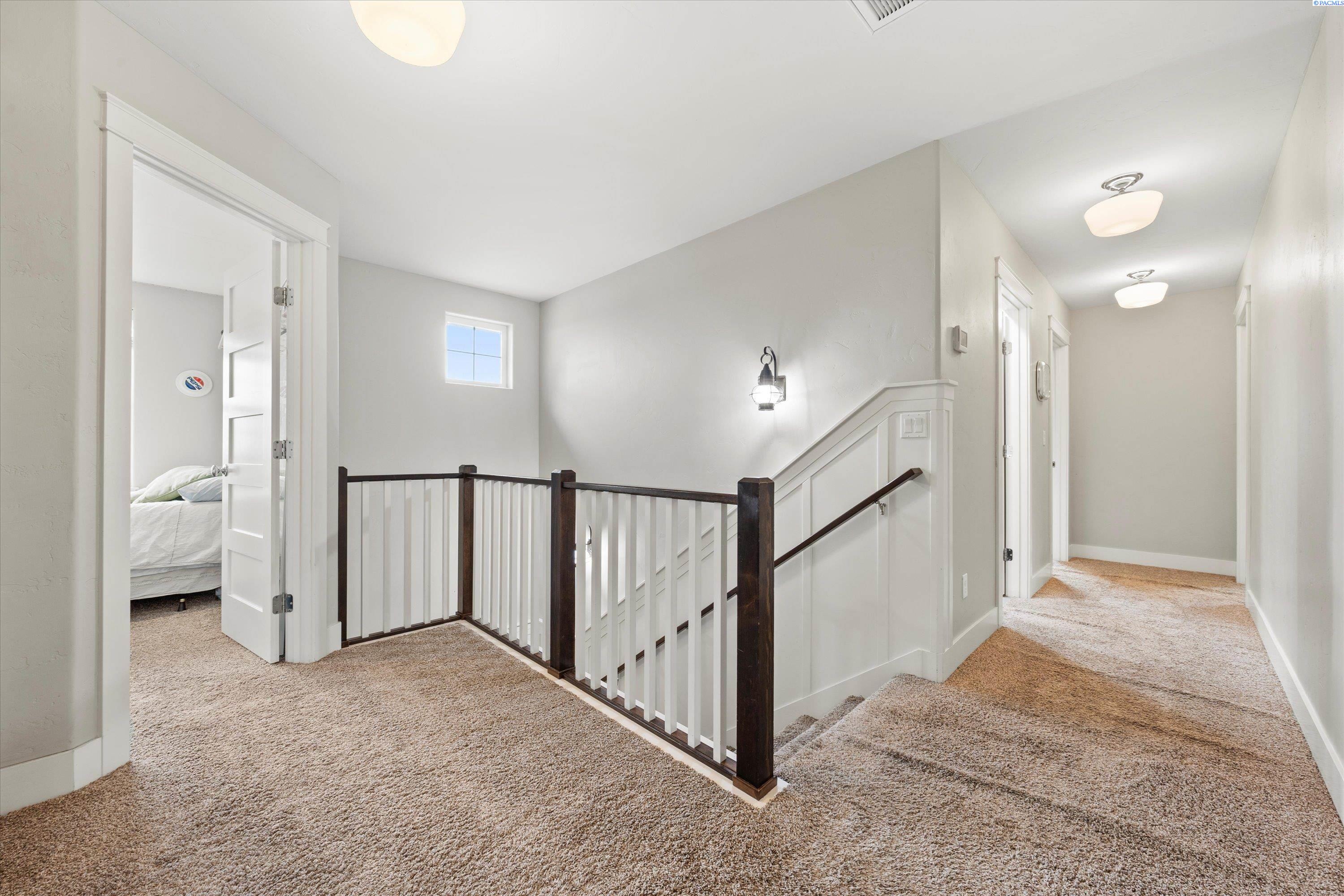 Richland, Washington, 99352, United States, 5 Bedrooms Bedrooms, ,3 BathroomsBathrooms,Residential,For Sale,1987518