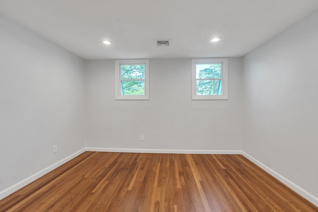 North Attleboro, Massachusetts, 02760, United States, 3 Bedrooms Bedrooms, ,Residential,For Sale,1872136