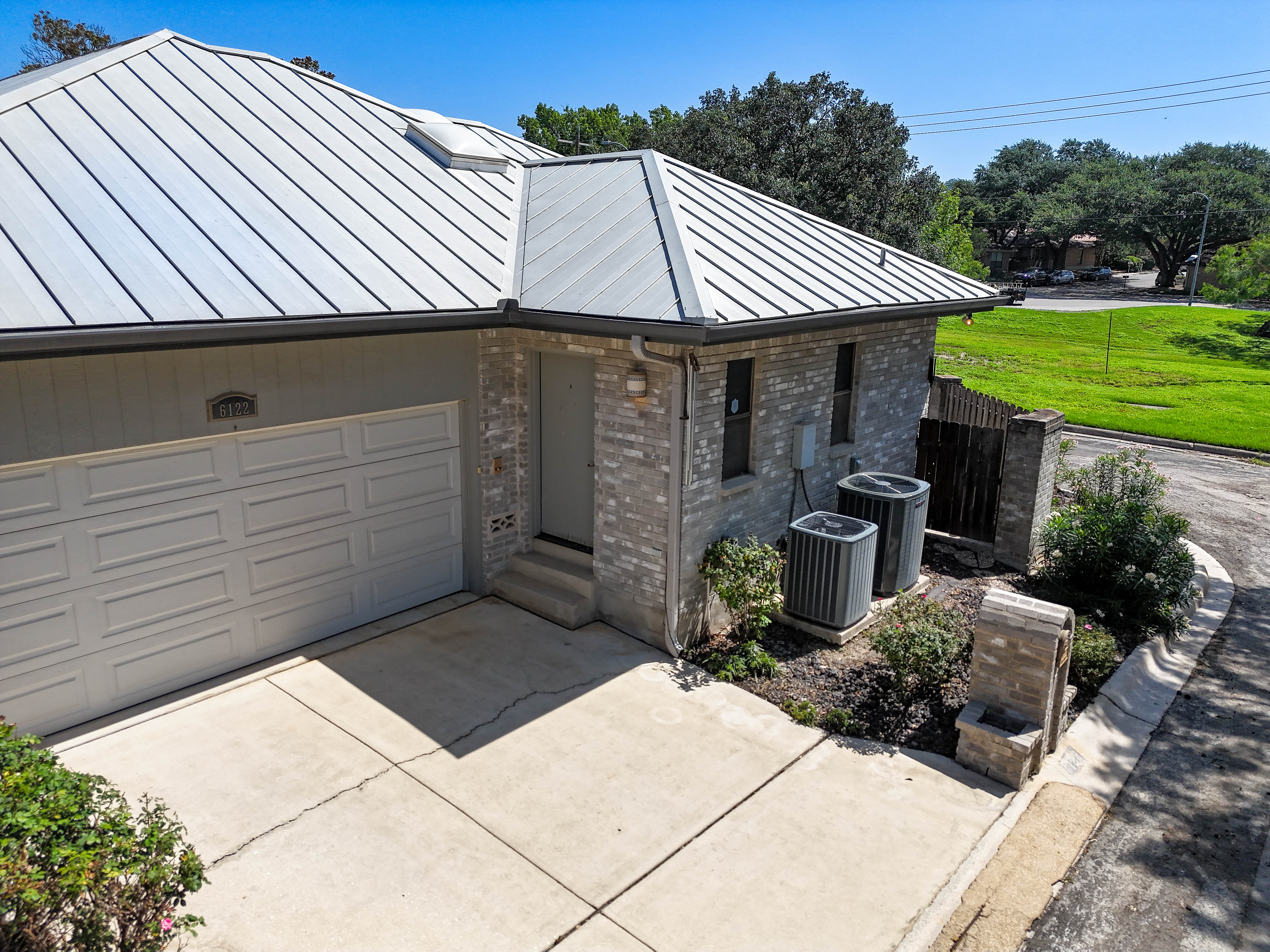  Custom Garden Home in Desirable Windcrest - 物件實景