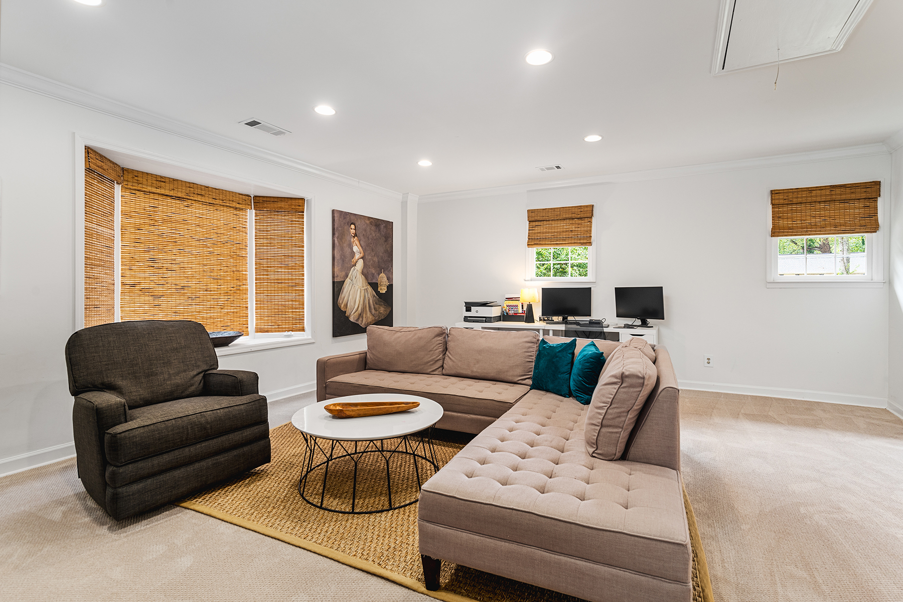  Beautifully Renovated Roswell Home Blends Contemporary Style with Classic Charm - 物件實景