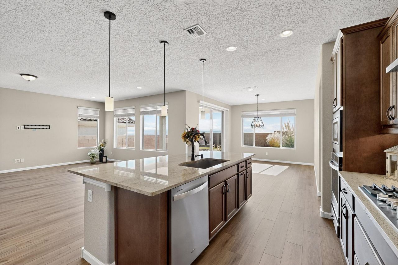 Albuquerque, New Mexico, 87120, United States, 3 Bedrooms Bedrooms, ,2 BathroomsBathrooms,Residential,For Sale,1996094