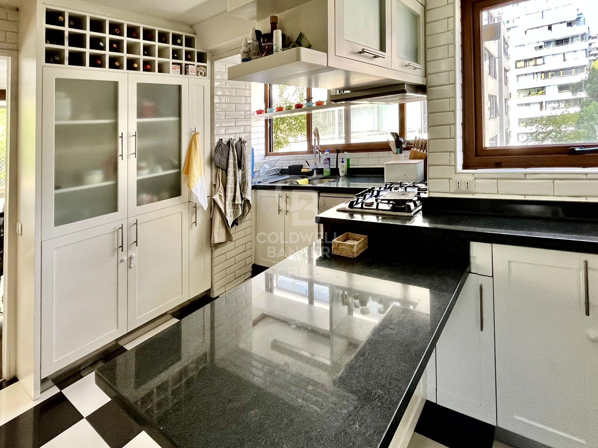 Vitacura, Chile, 2 Bedrooms Bedrooms, ,3 BathroomsBathrooms,Residential,For Sale,1730197