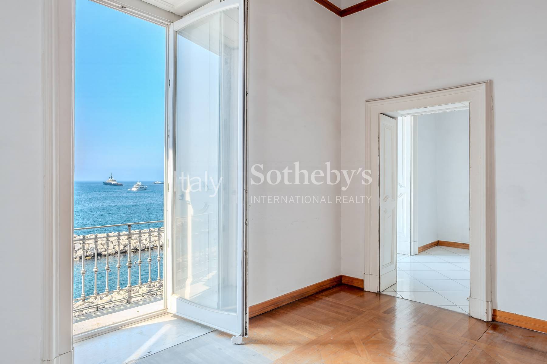  Spacious panoramic apartment in Via Partenope - 物件實景