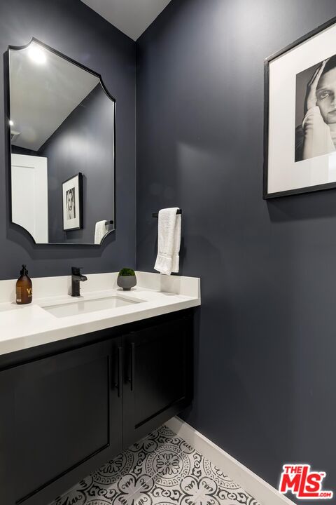 Los Angeles, California, 90039, United States, 4 Bedrooms Bedrooms, ,5 BathroomsBathrooms,Residential,For Sale,1940918