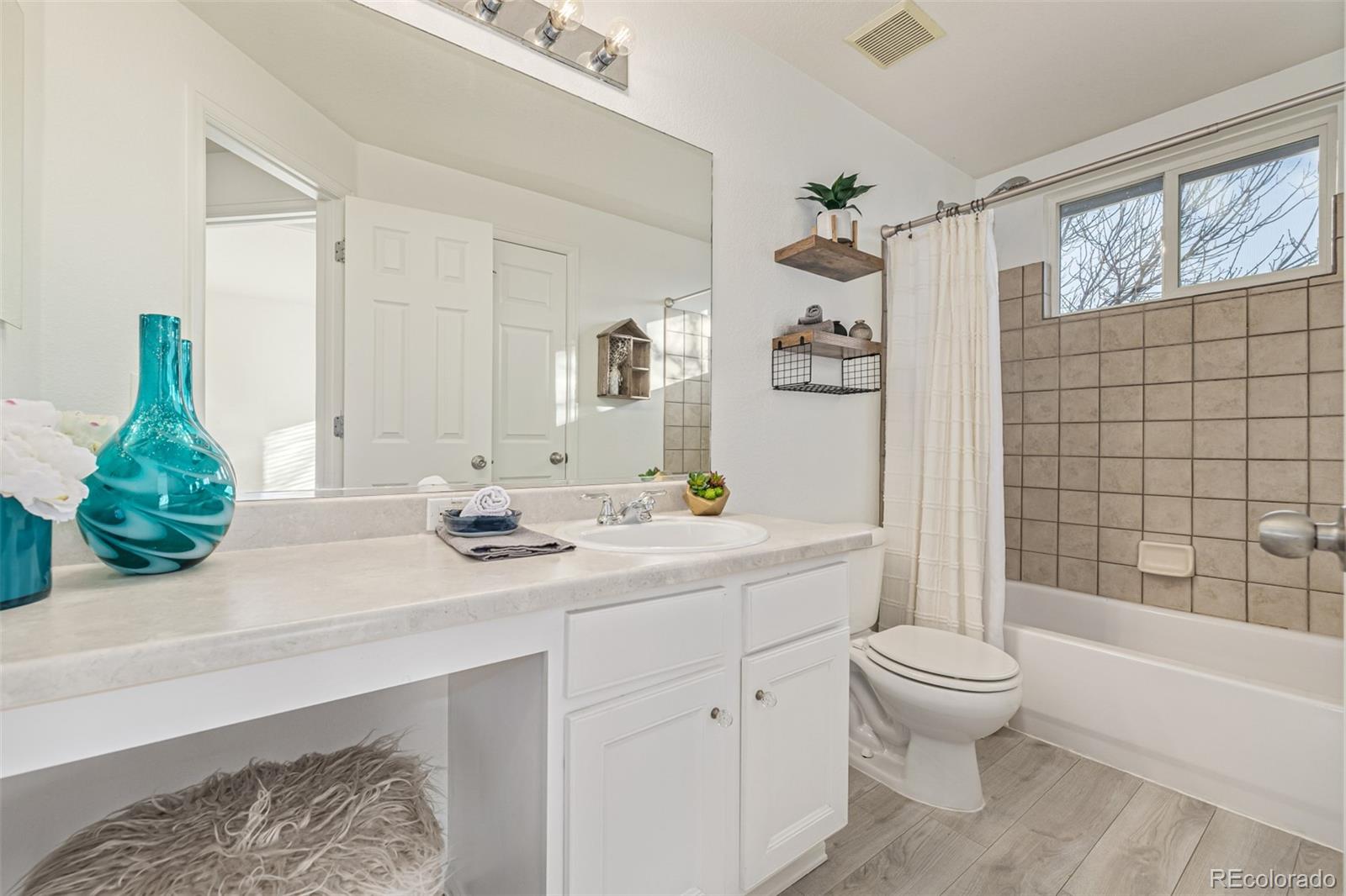 Erie, Colorado, 80516, United States, 3 Bedrooms Bedrooms, ,3 BathroomsBathrooms,Residential,For Sale,1993413