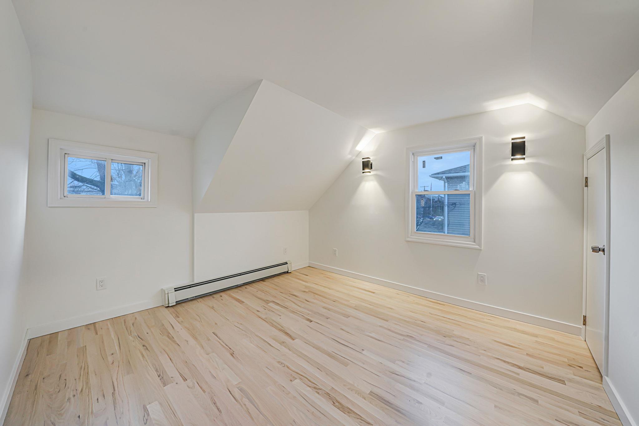 Valley Stream, New York, 11580, United States, 4 Bedrooms Bedrooms, ,2 BathroomsBathrooms,Residential,For Sale,1700084