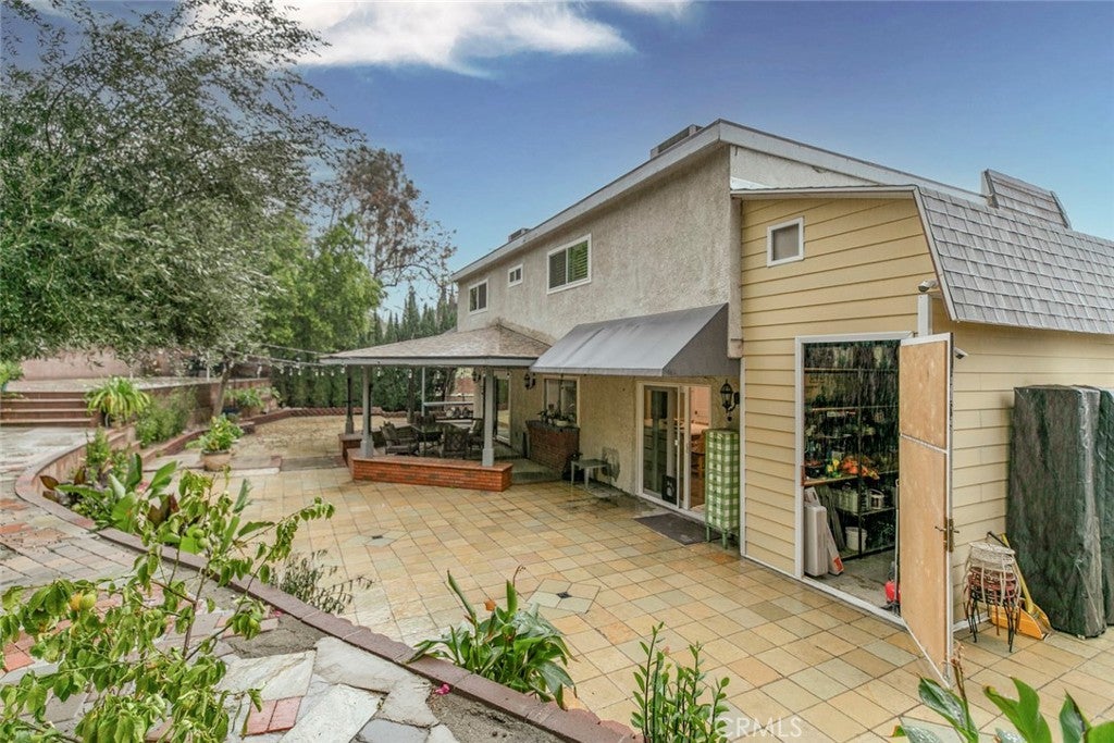 Granada Hills, California, 91344, United States, 4 Bedrooms Bedrooms, ,3 BathroomsBathrooms,Residential,For Sale,1993417