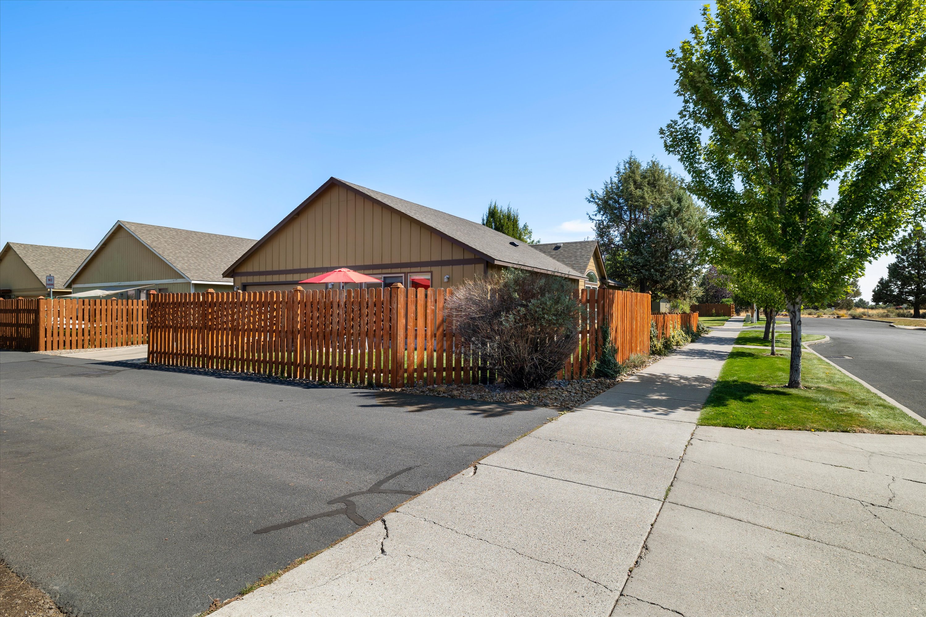 Bend, Oregon, 97702, United States, 3 Bedrooms Bedrooms, ,2 BathroomsBathrooms,Residential,For Sale,1941729