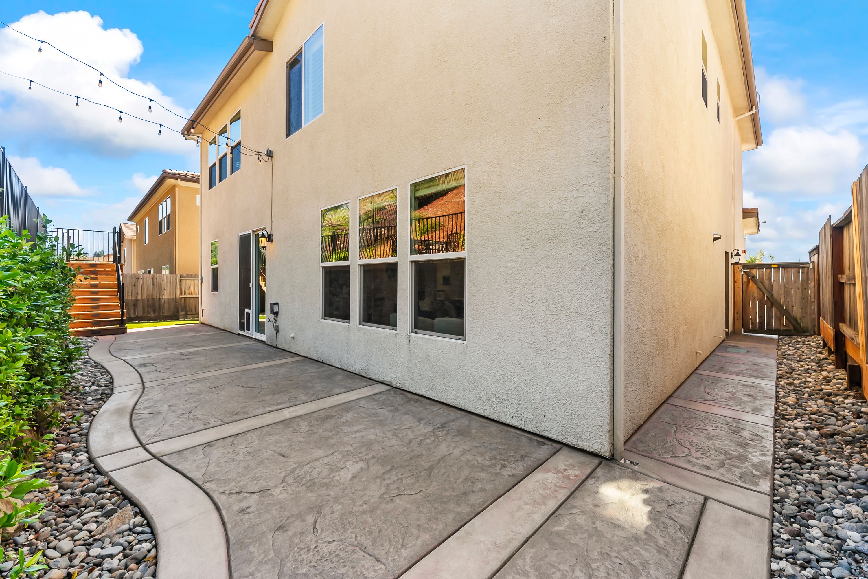  Thoughtful Design Meets Unbeatable El Dorado Hills Location - 物件實景