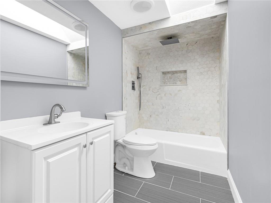 Warwick, Rhode Island, 02889, United States, 3 Bedrooms Bedrooms, ,3 BathroomsBathrooms,Residential,For Sale,2030234