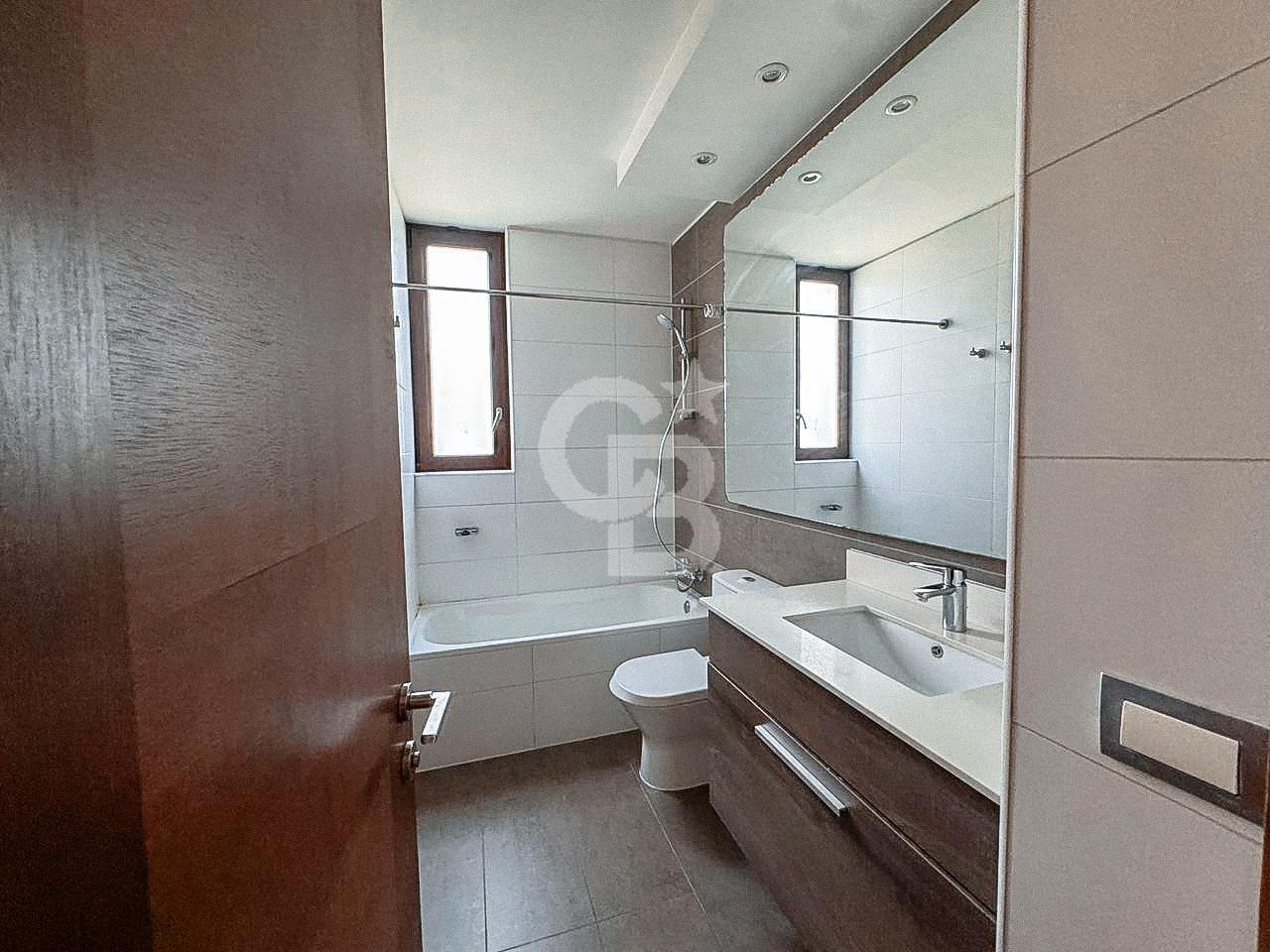 Lo Barnechea, Chile, 3 Bedrooms Bedrooms, ,4 BathroomsBathrooms,Residential,For Sale,1999064