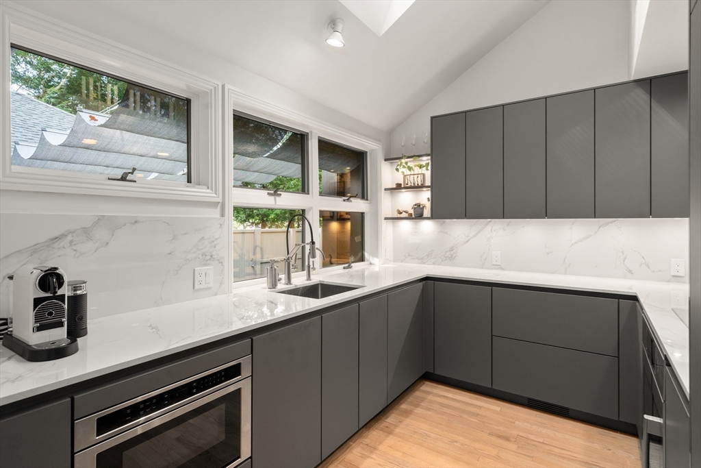 Brookline, Massachusetts, 02467, United States, 3 Bedrooms Bedrooms, ,3 BathroomsBathrooms,Residential,For Sale,1941652