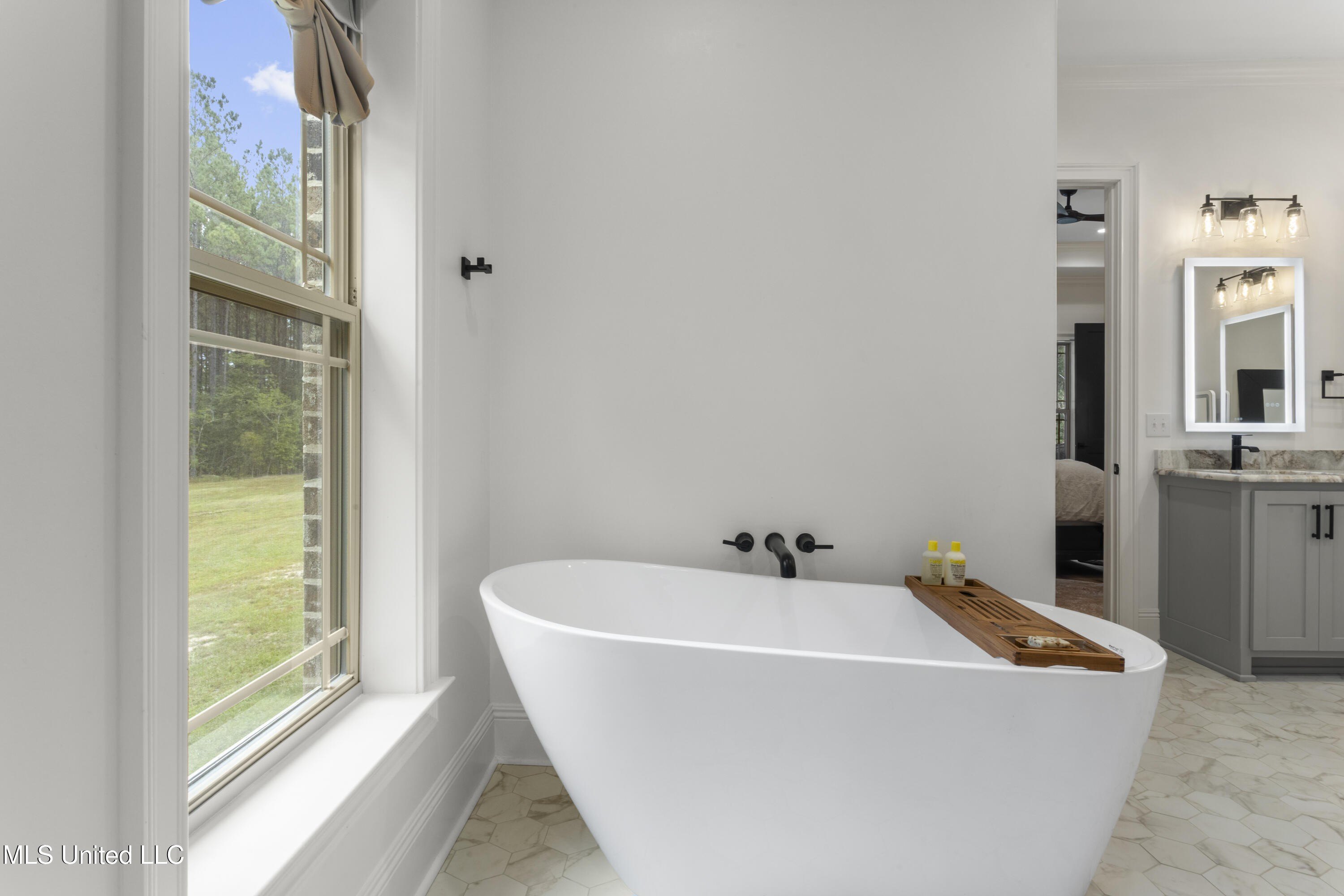 Gulfport, Mississippi, 39503, United States, 5 Bedrooms Bedrooms, ,5 BathroomsBathrooms,Residential,For Sale,1974357