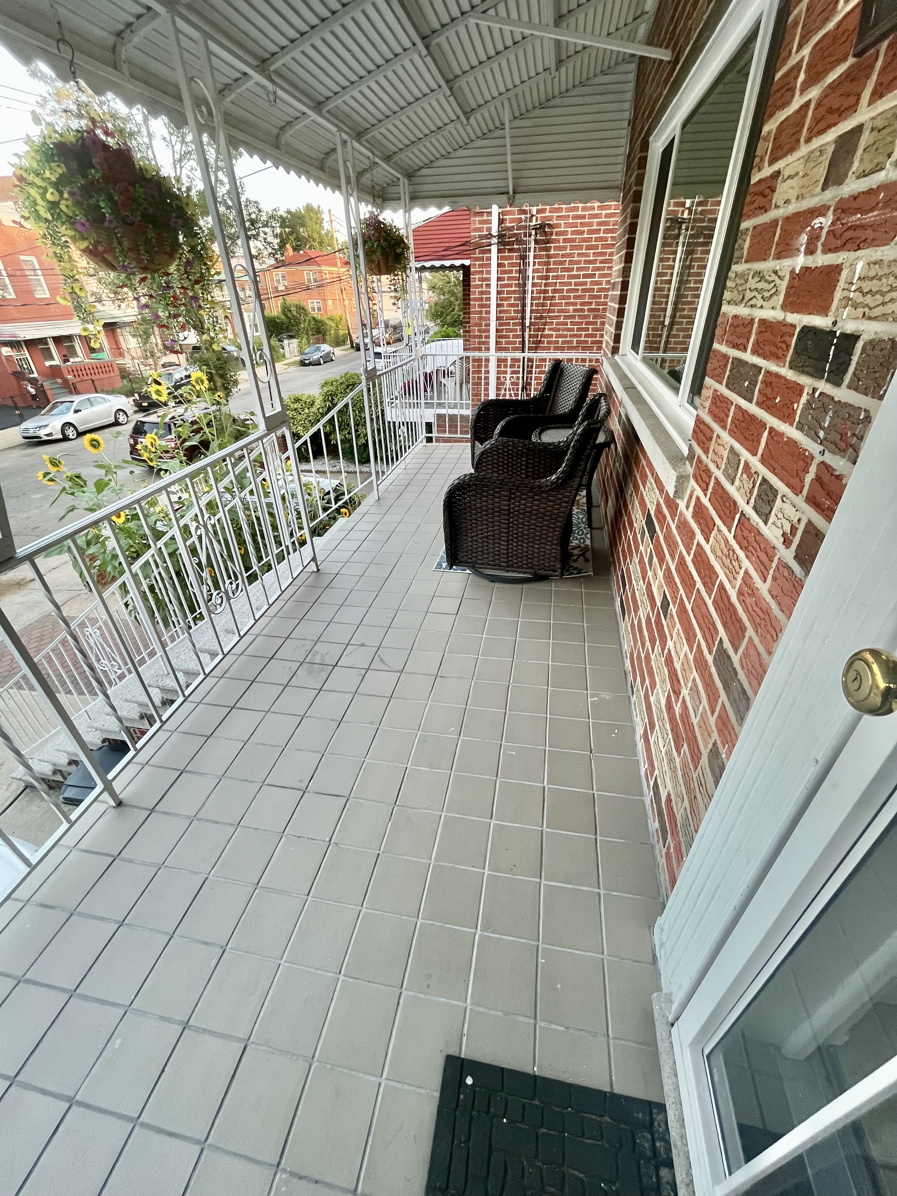 Bronx, New York, 10469, United States, 4 Bedrooms Bedrooms, ,2 BathroomsBathrooms,Residential,For Sale,1927871