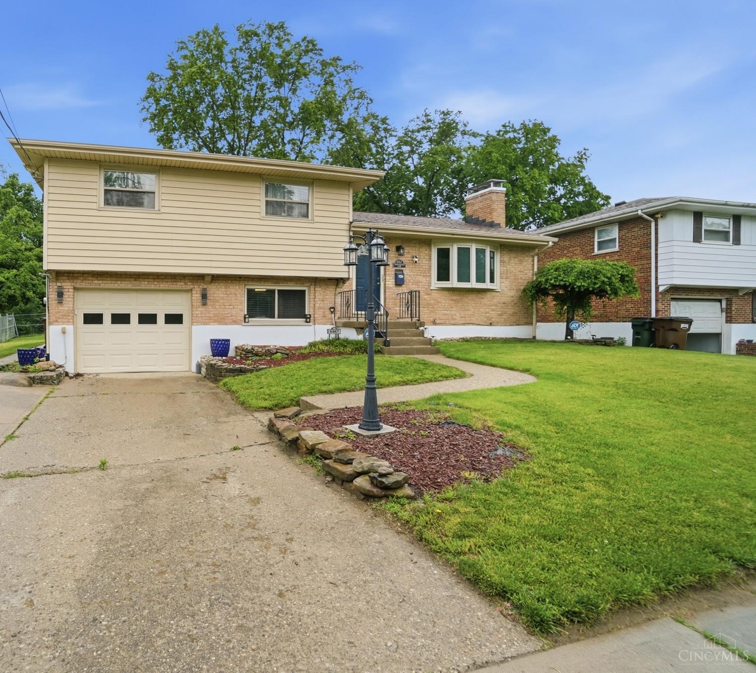 Cherry Blossom Ln, Cincinnati, OH 45231