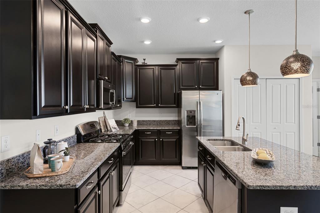 Land O Lakes, Florida, 34639, United States, 5 Bedrooms Bedrooms, ,3 BathroomsBathrooms,Residential,For Sale,1932584